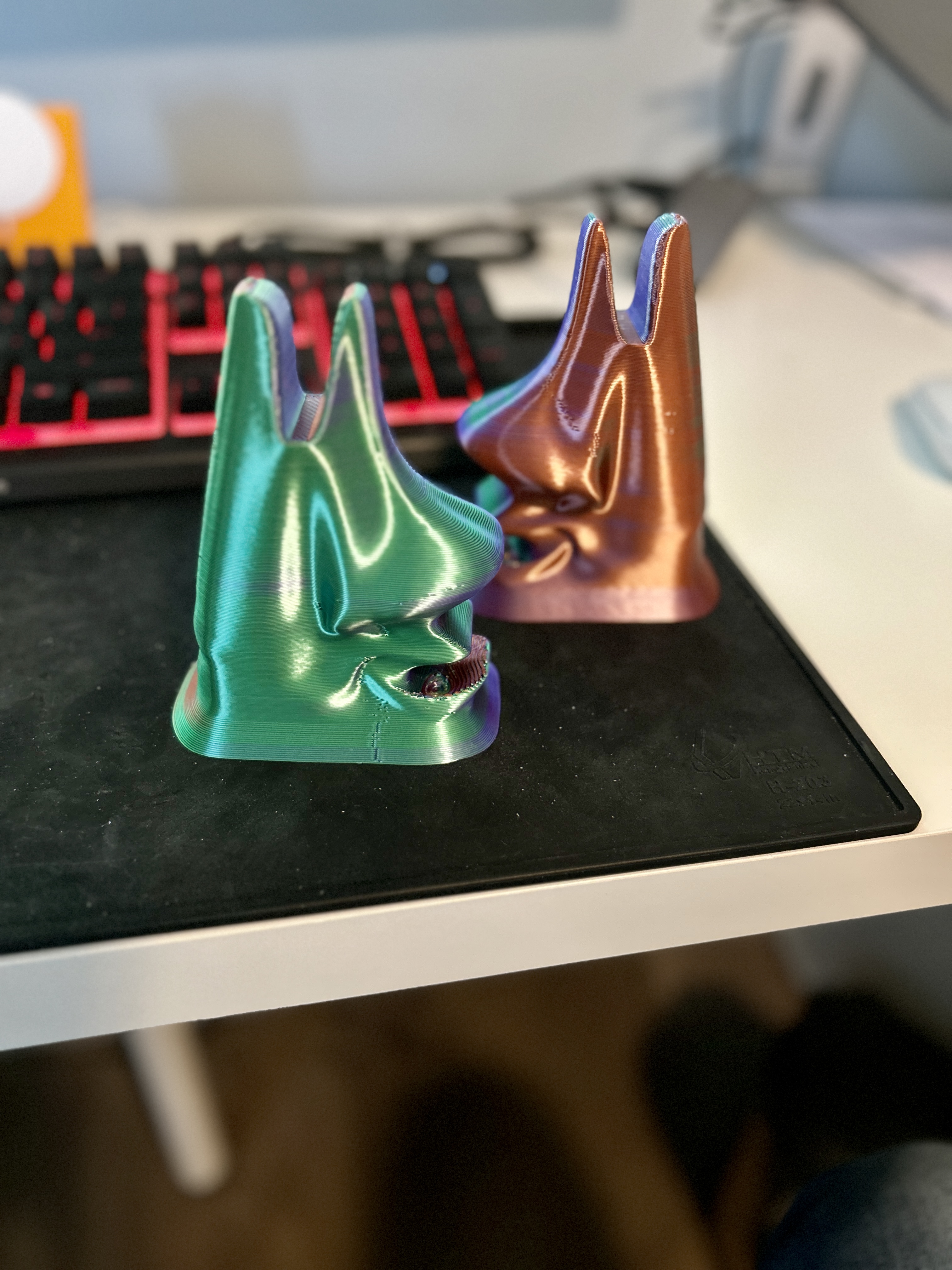 Chân Kính Mắt Bản Remix