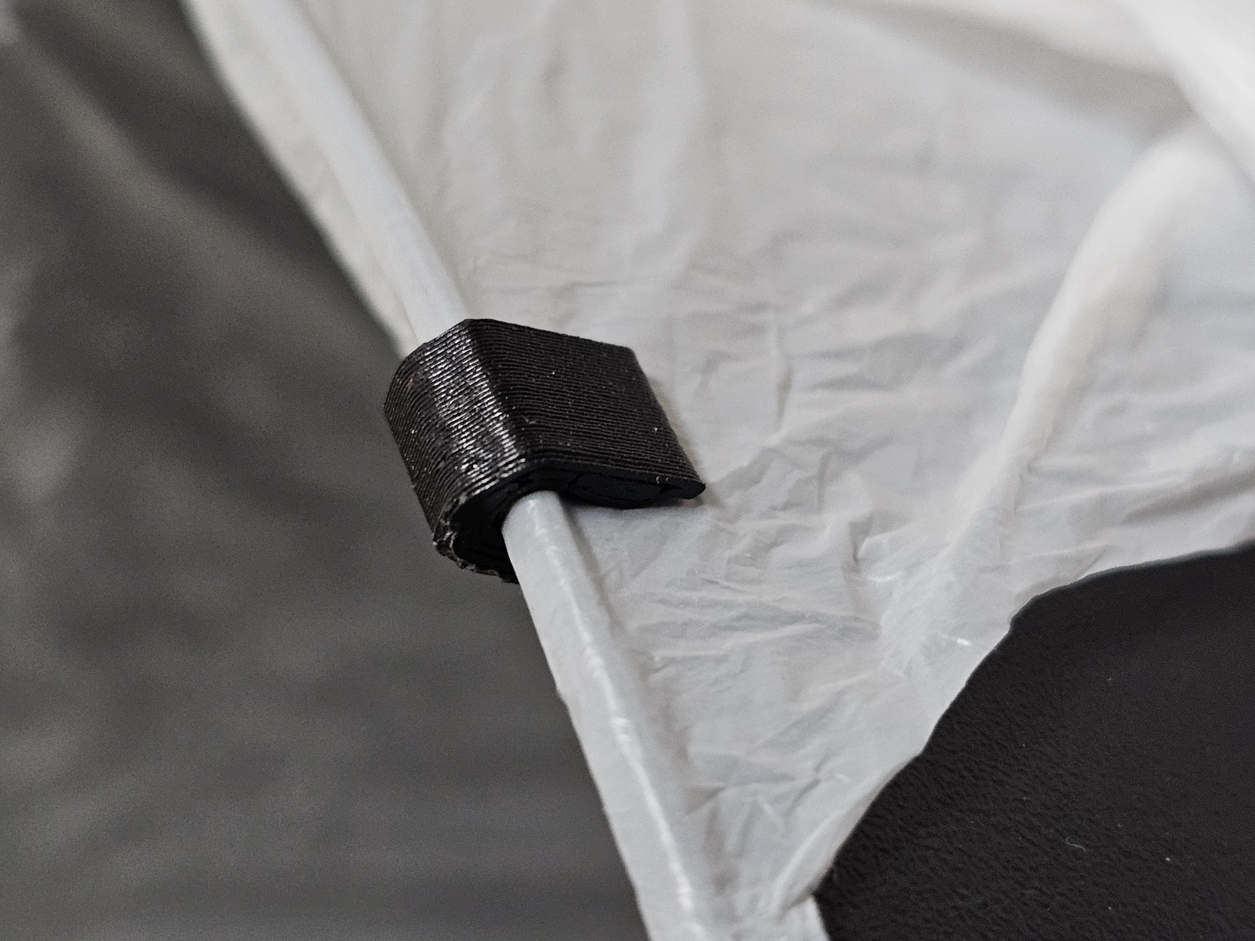 Kẹp túi rác cho thùng rác nhỏ