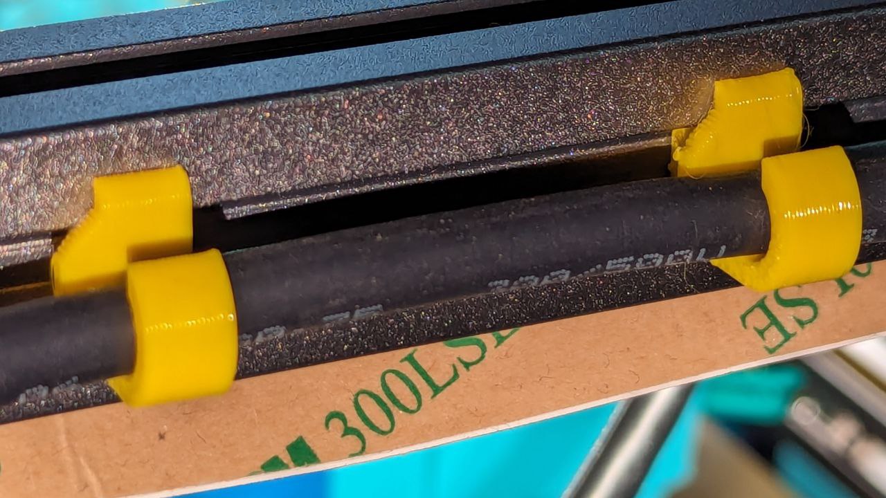 Móc giữ dây cho khung nhôm 2020