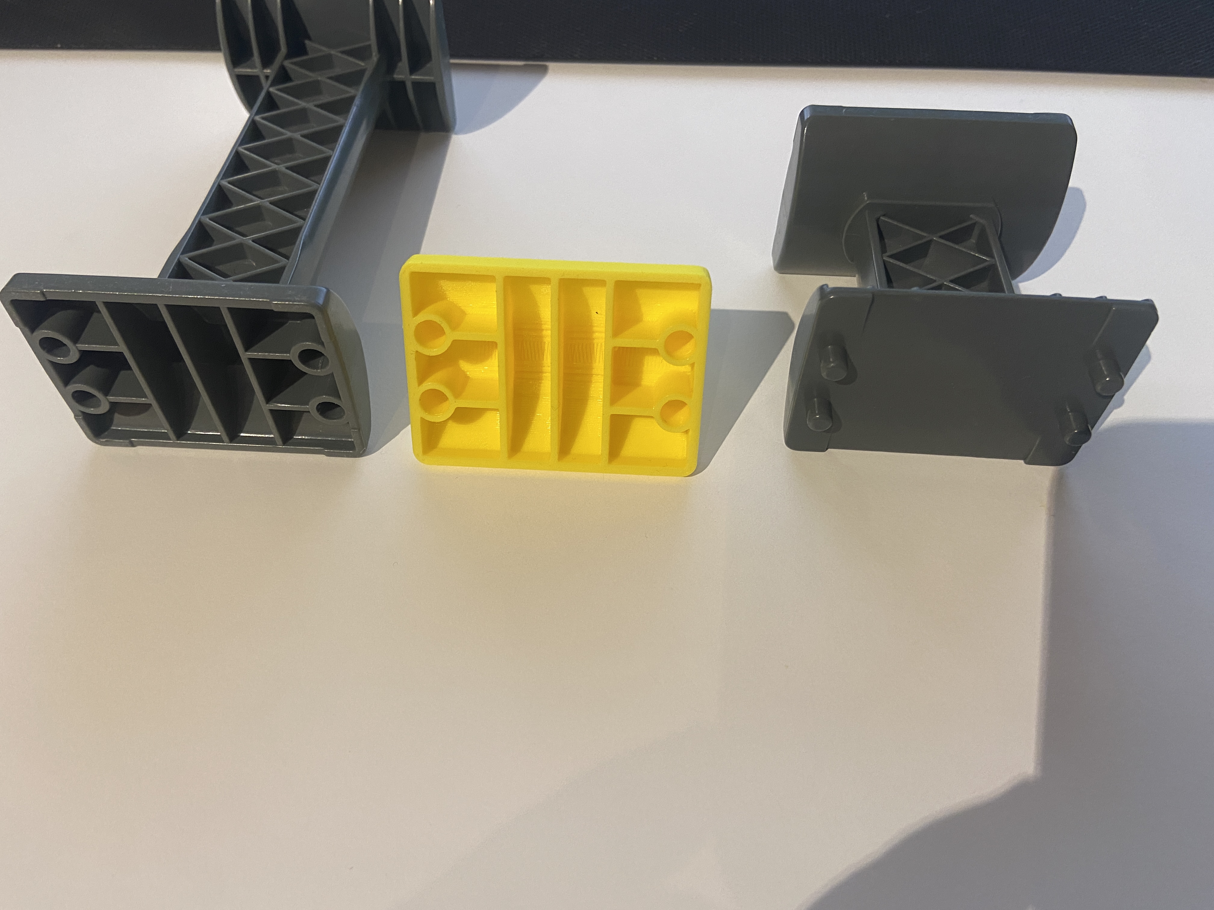 Trụ đỡ tương thích Brio cho tàu lượn