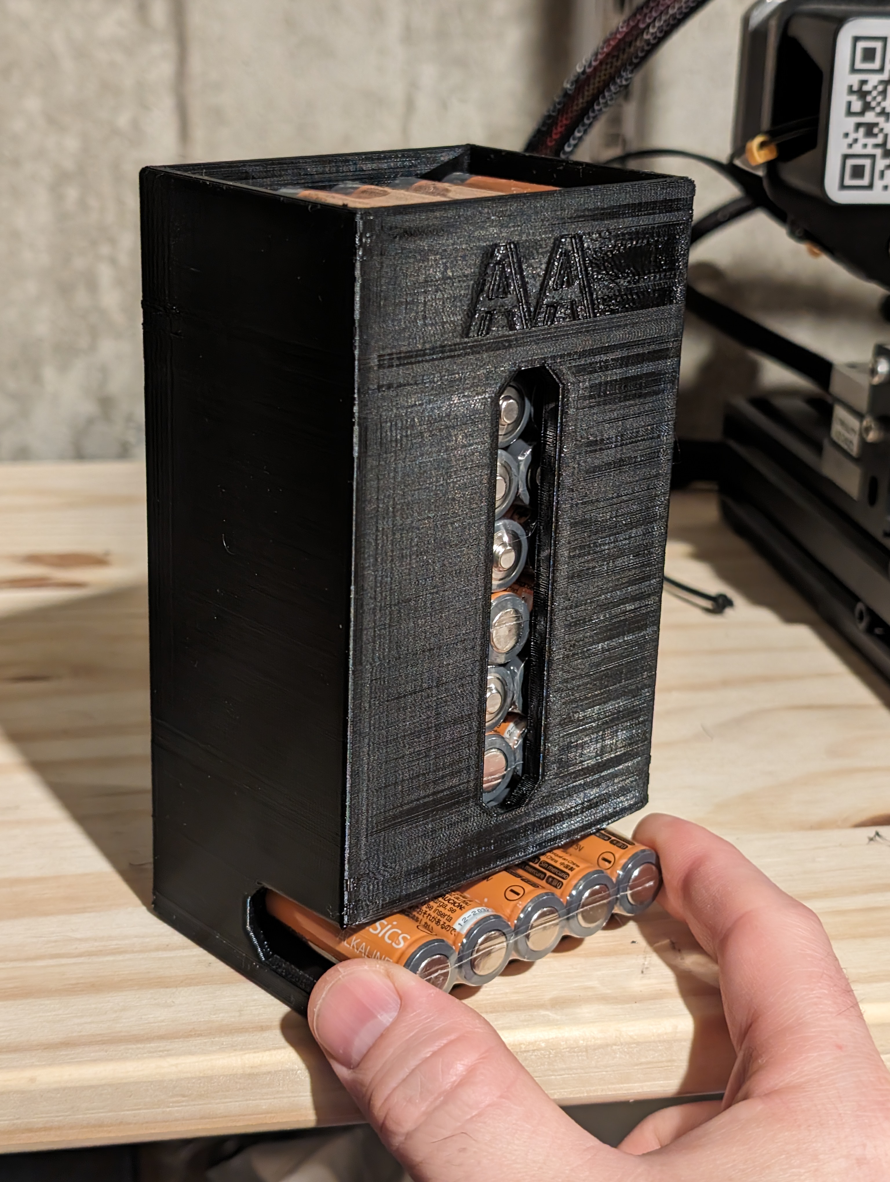 Hộp Đựng Pin AA Treo Tường