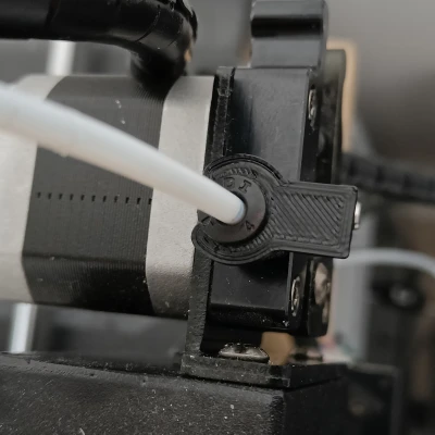 Kẹp giữ đầu nối ống bowden