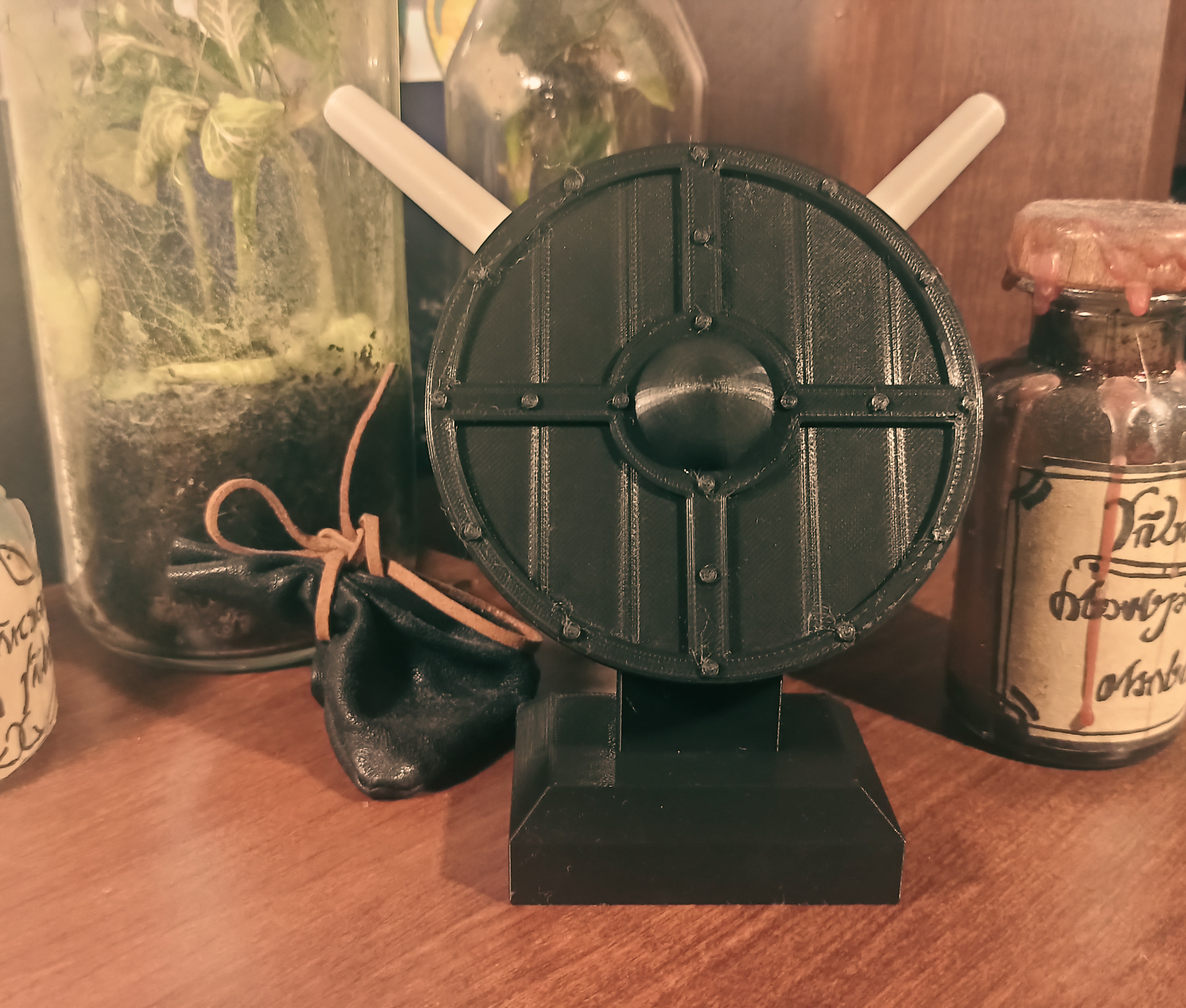 Giá đỡ "Ngòi bút mạnh hơn gươm"