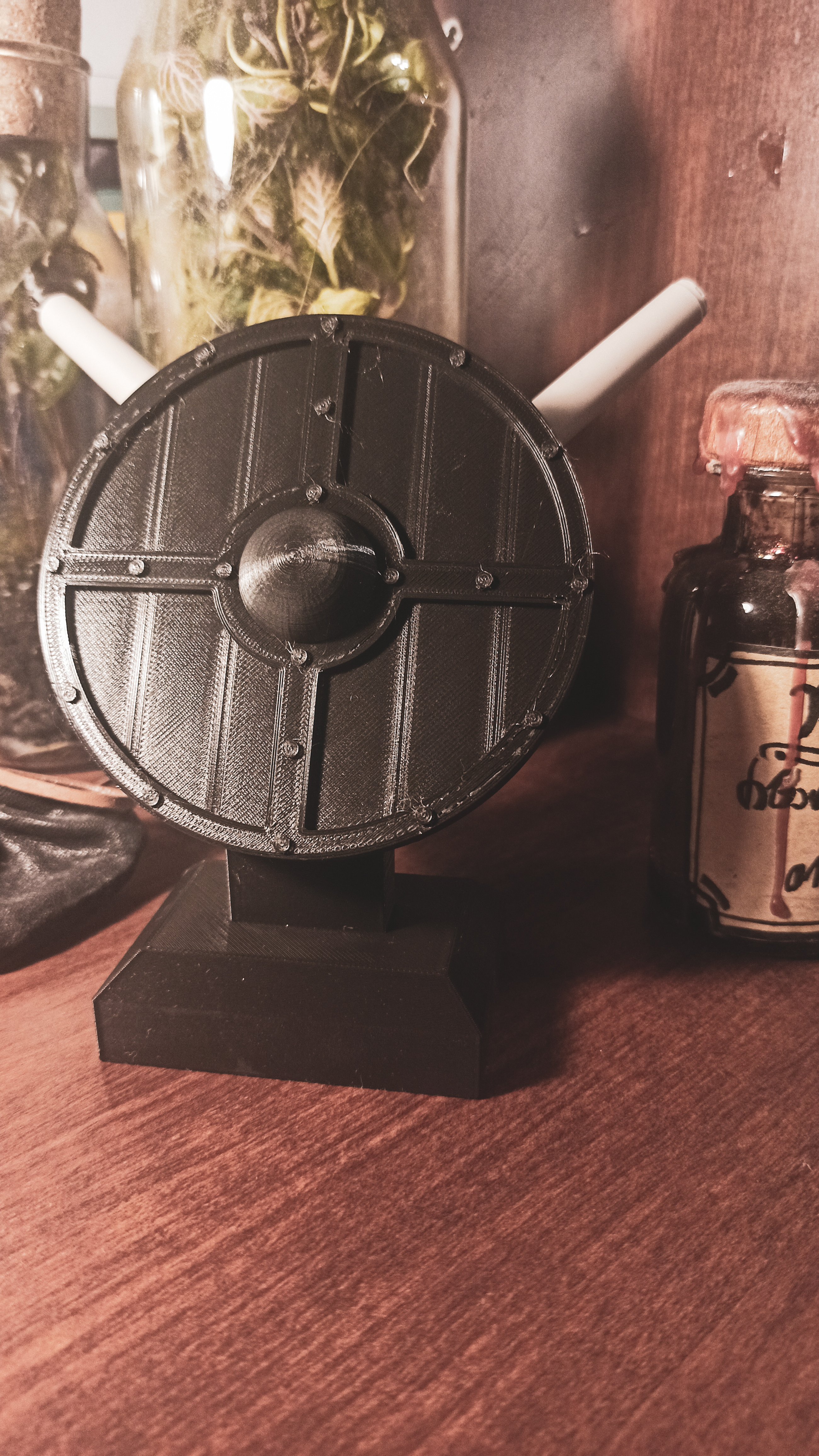 Giá đỡ "Ngòi bút mạnh hơn gươm"