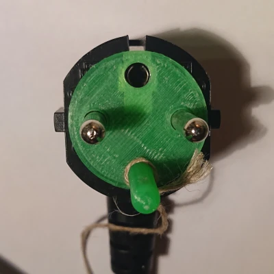 Chìa khóa mở ổ cắm điện loại E và F bị khóa (ổ cắm DATA)