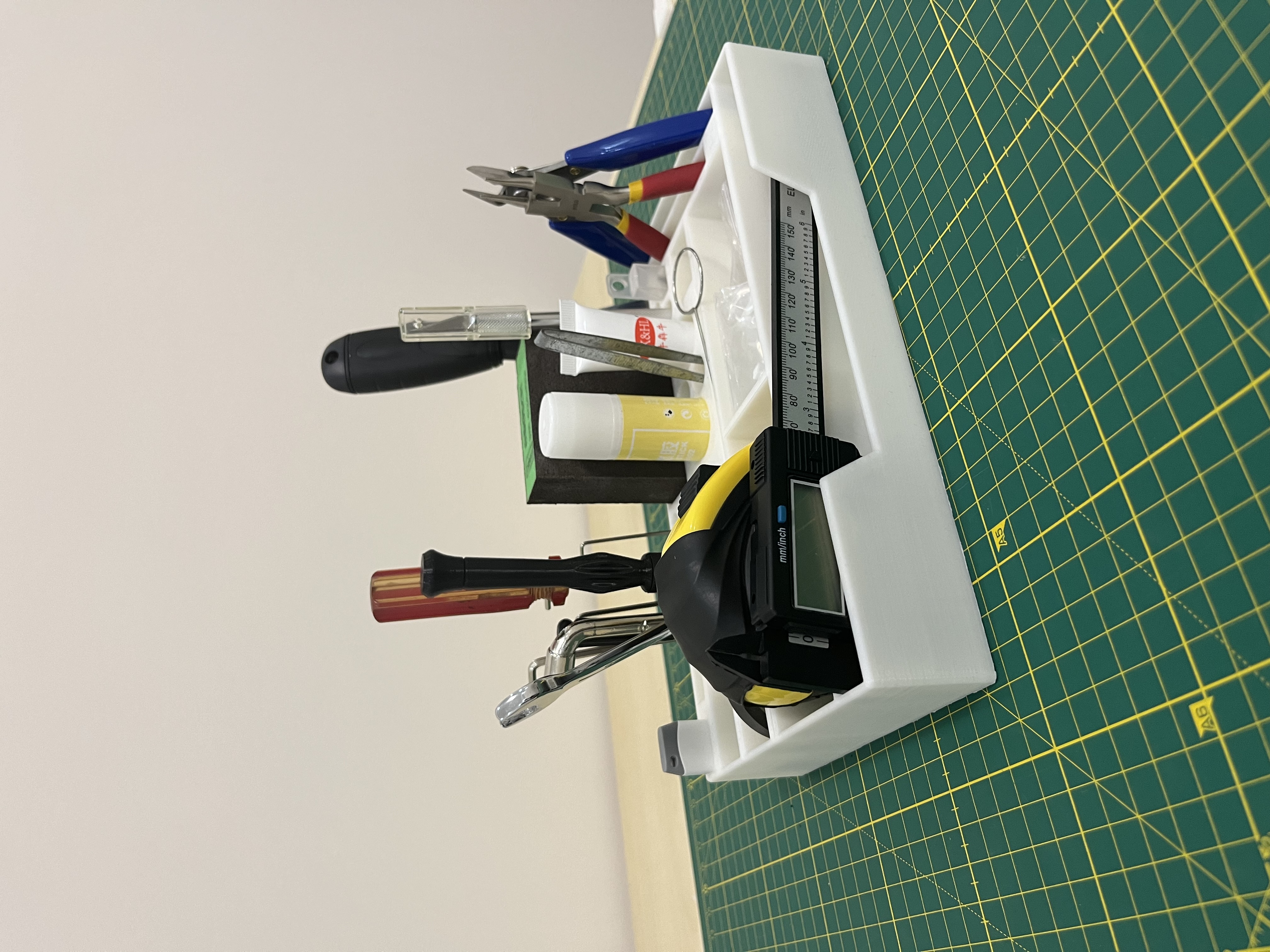 Hộp Đựng Dụng Cụ Bàn Làm Việc