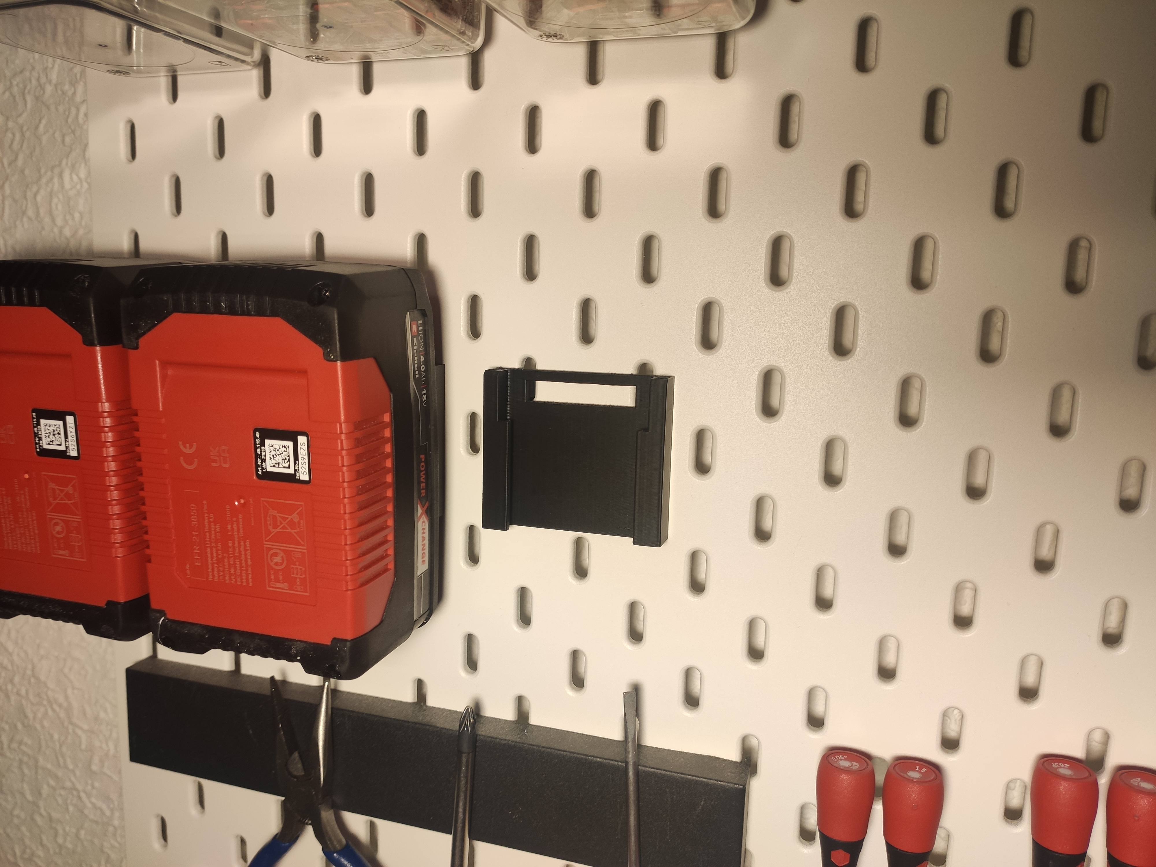 Giá đỡ Pin Einhell Power X Change cho Skadis