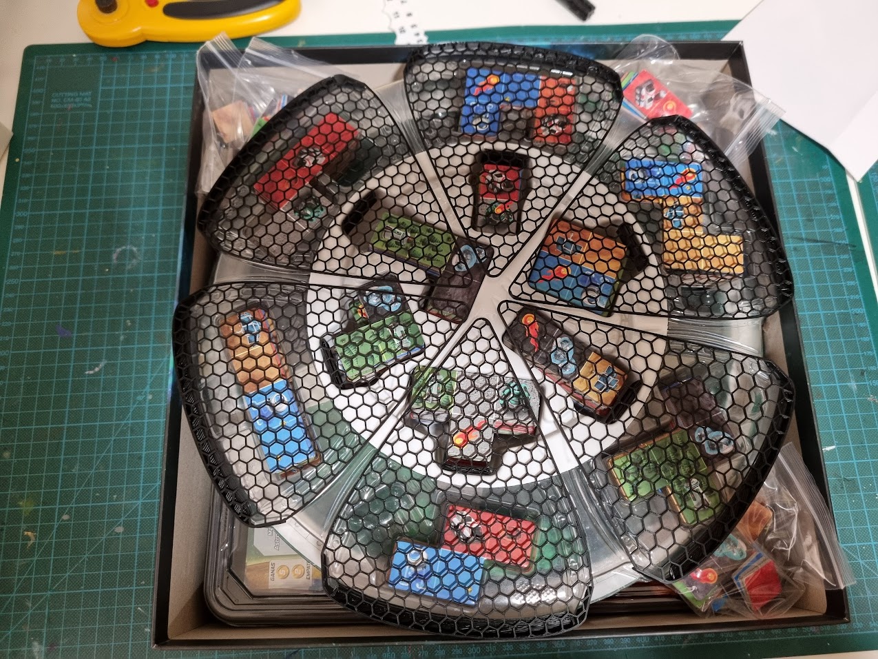 Bìa Planet Unknown Board Game S.U.S.A.N. remix