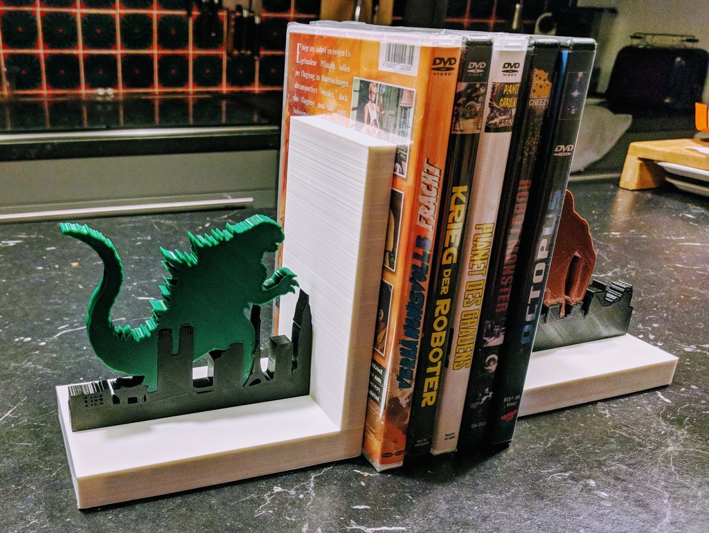 Kệ Đựng DVD / Kệ Sách Hình Quái Vật Phim Ảnh