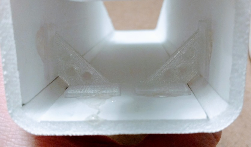 Gia cố góc cho máy bay RC