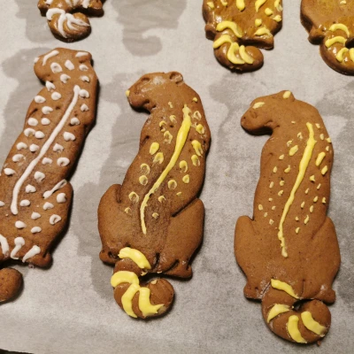 Dụng cụ cắt bánh gừng hình con báo