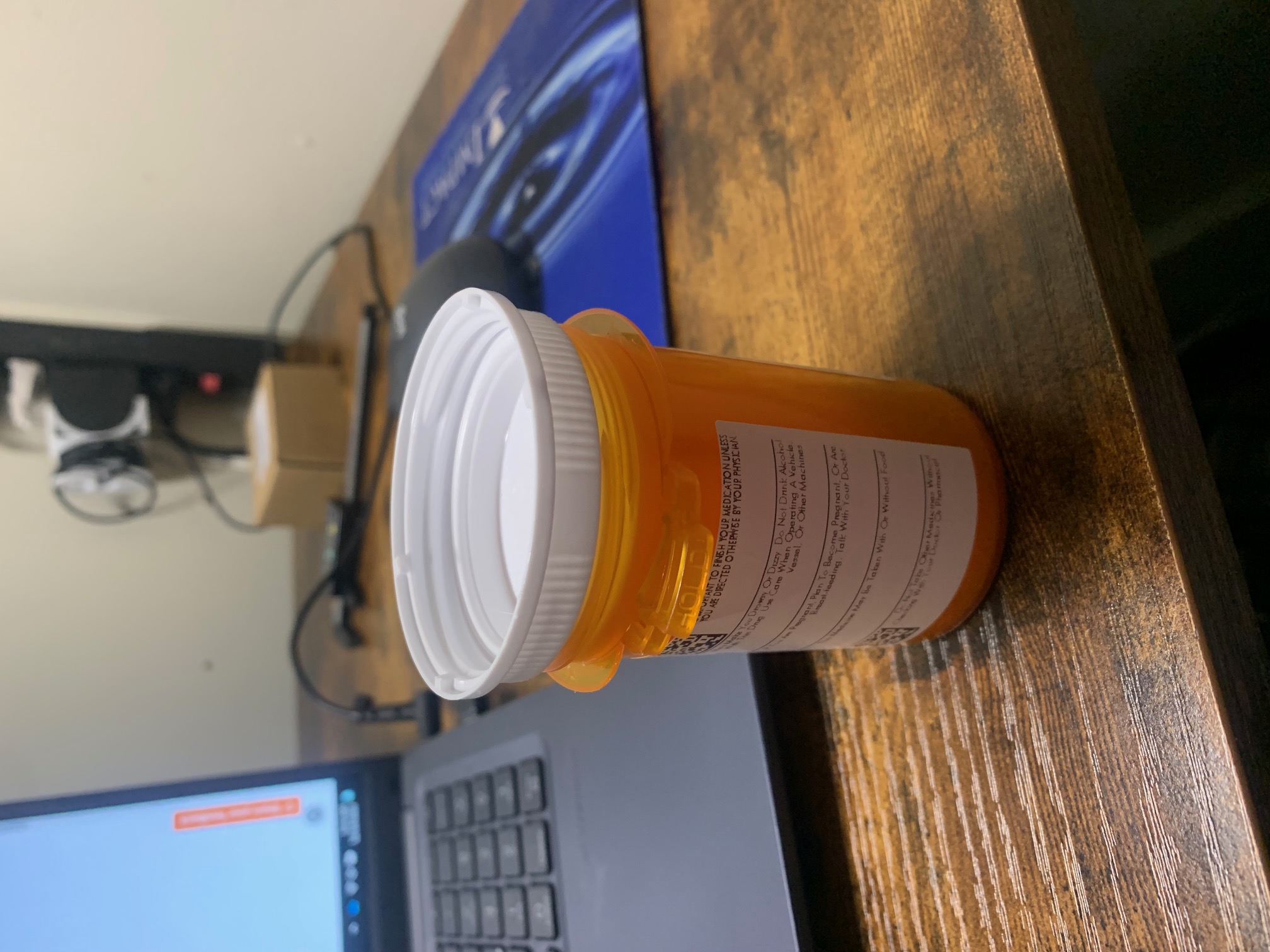 Phần Chèn Chia Ngăn Thuốc Cho Chai 28D