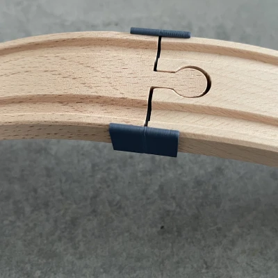 Kẹp Giữ Đường Ray Brio