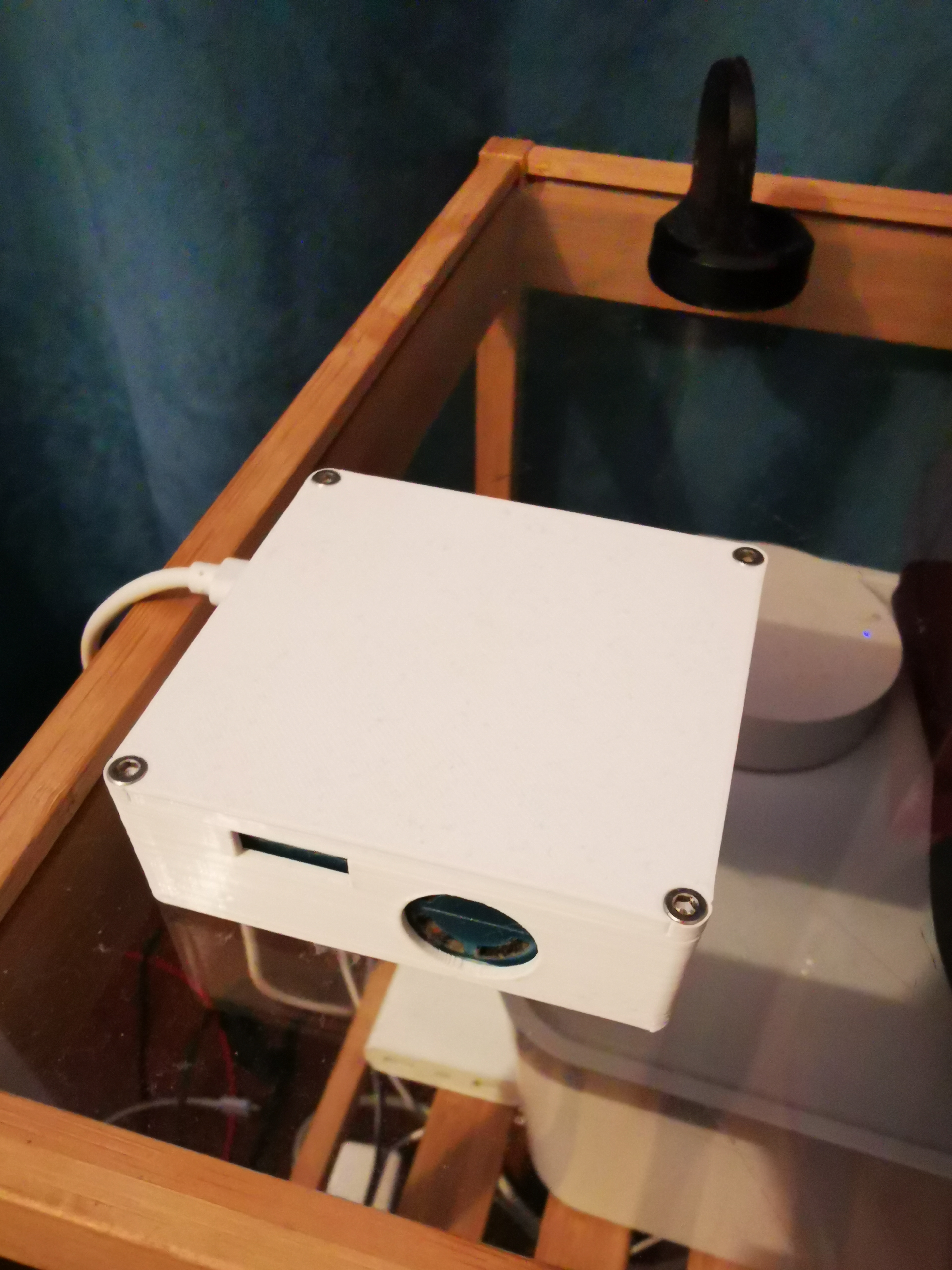 Hộp Đựng Máy Đo PM2.5 (PMS5003 + D1 mini pro)