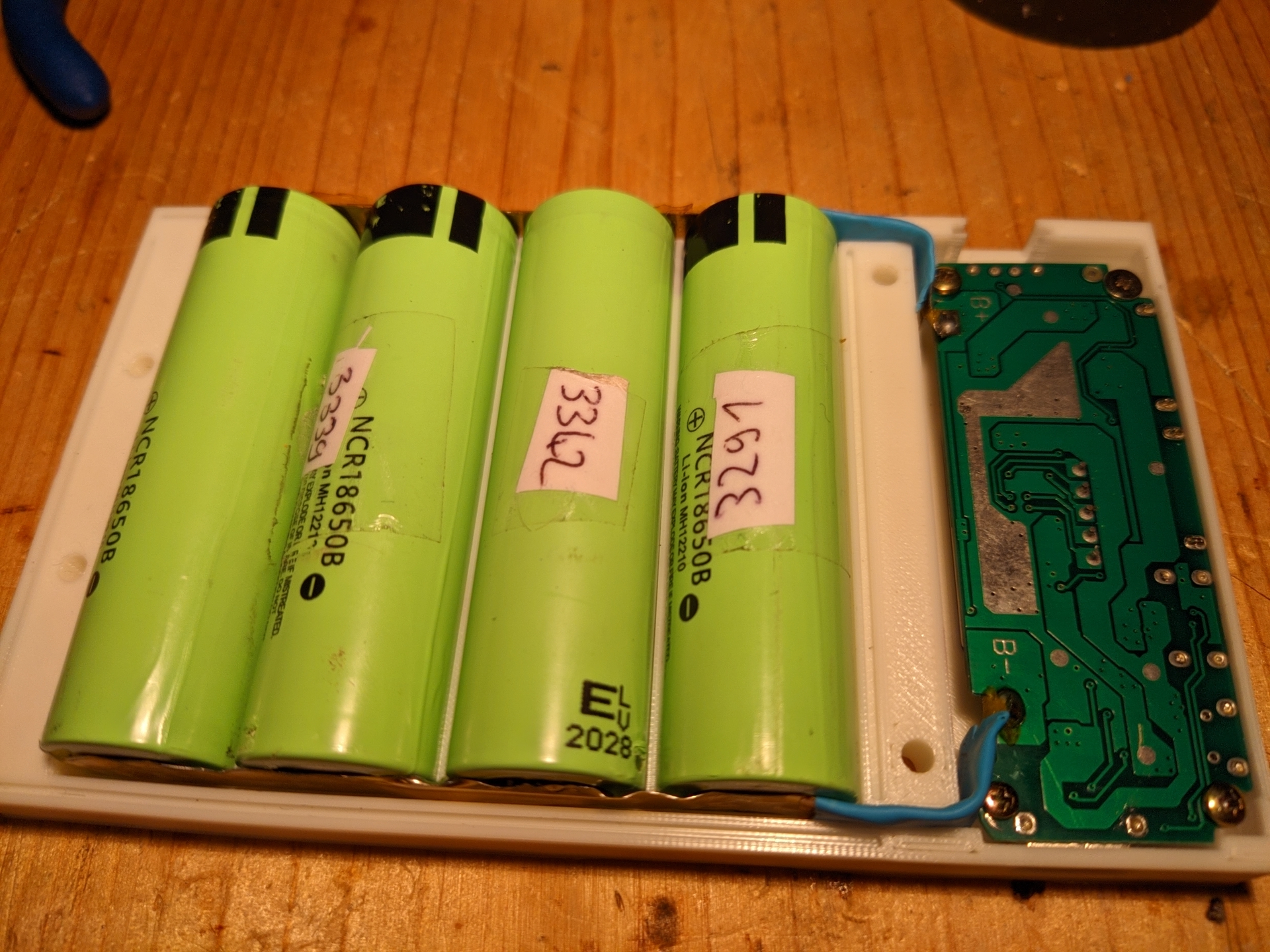 Vỏ sạc dự phòng cho pin 18650