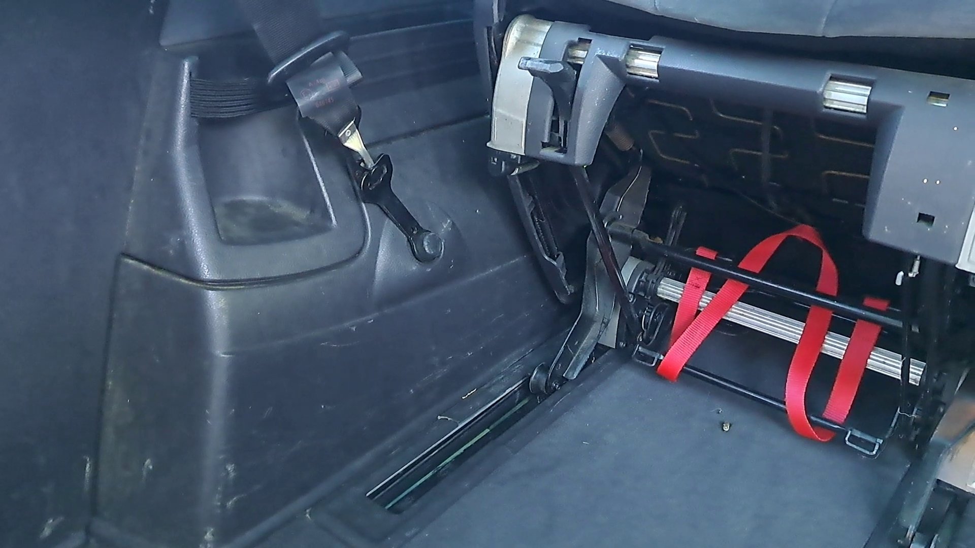 Tay nắm ghế Citroen C8