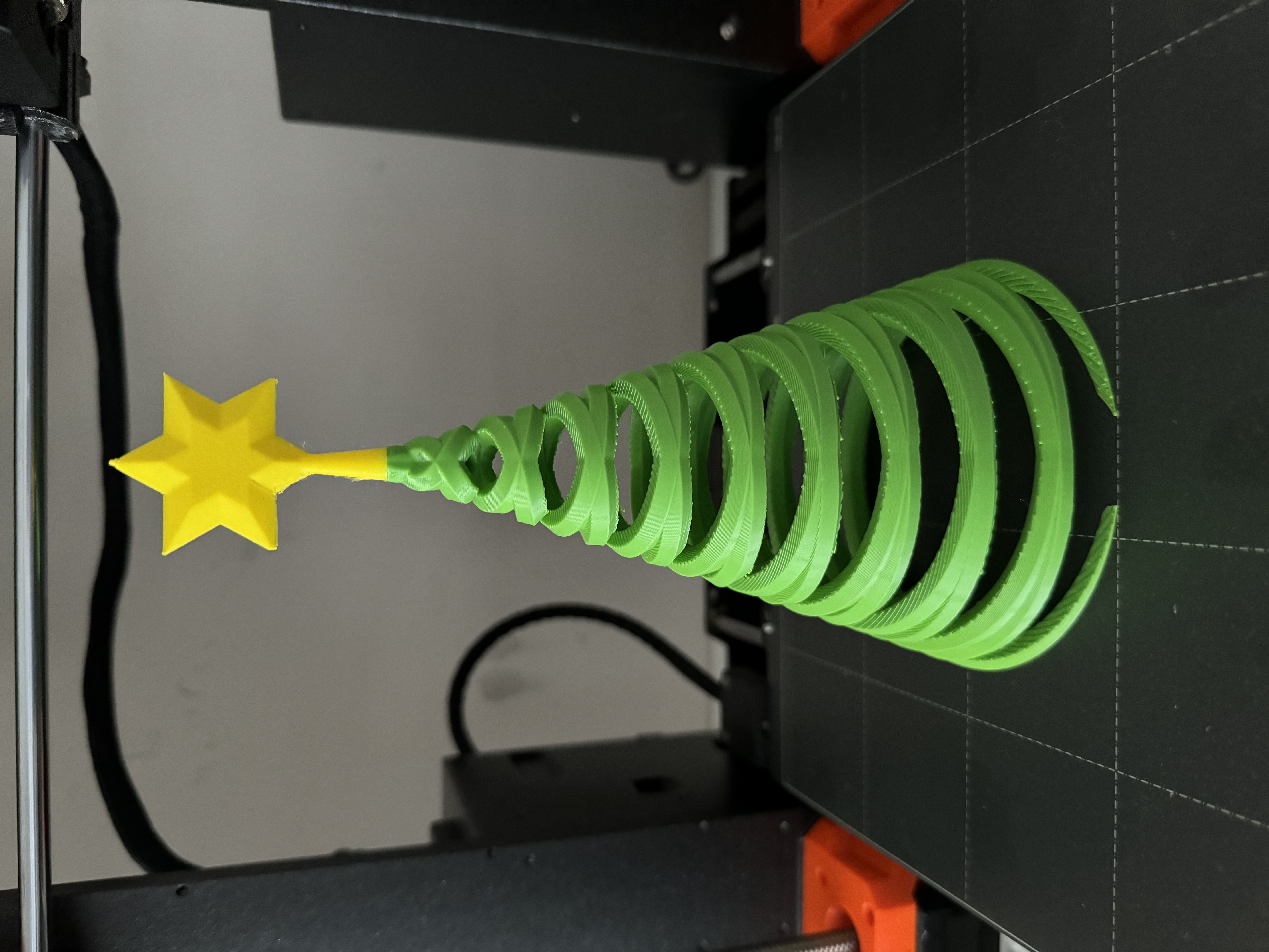 Cây Thông Noel Xoắn Ốc