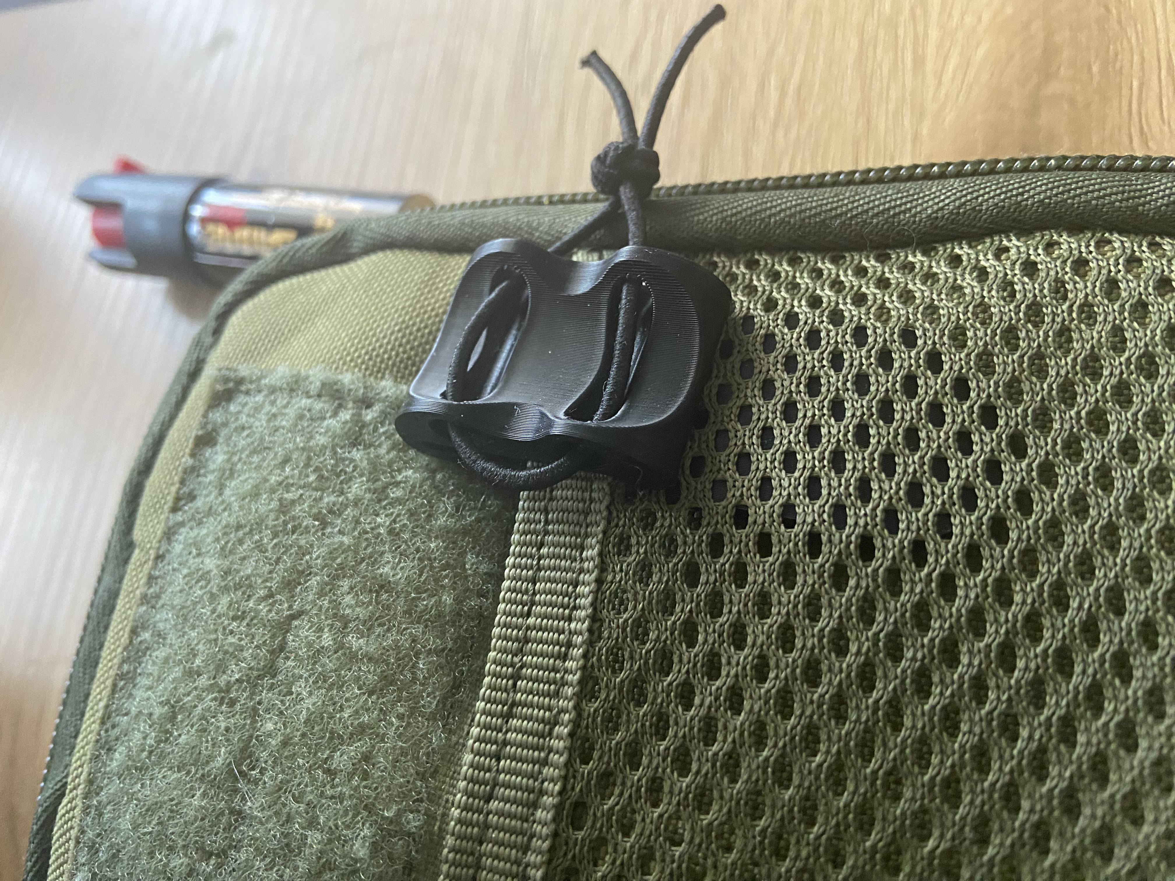 Kẹp Molle Đa Năng 25mm Bo Góc