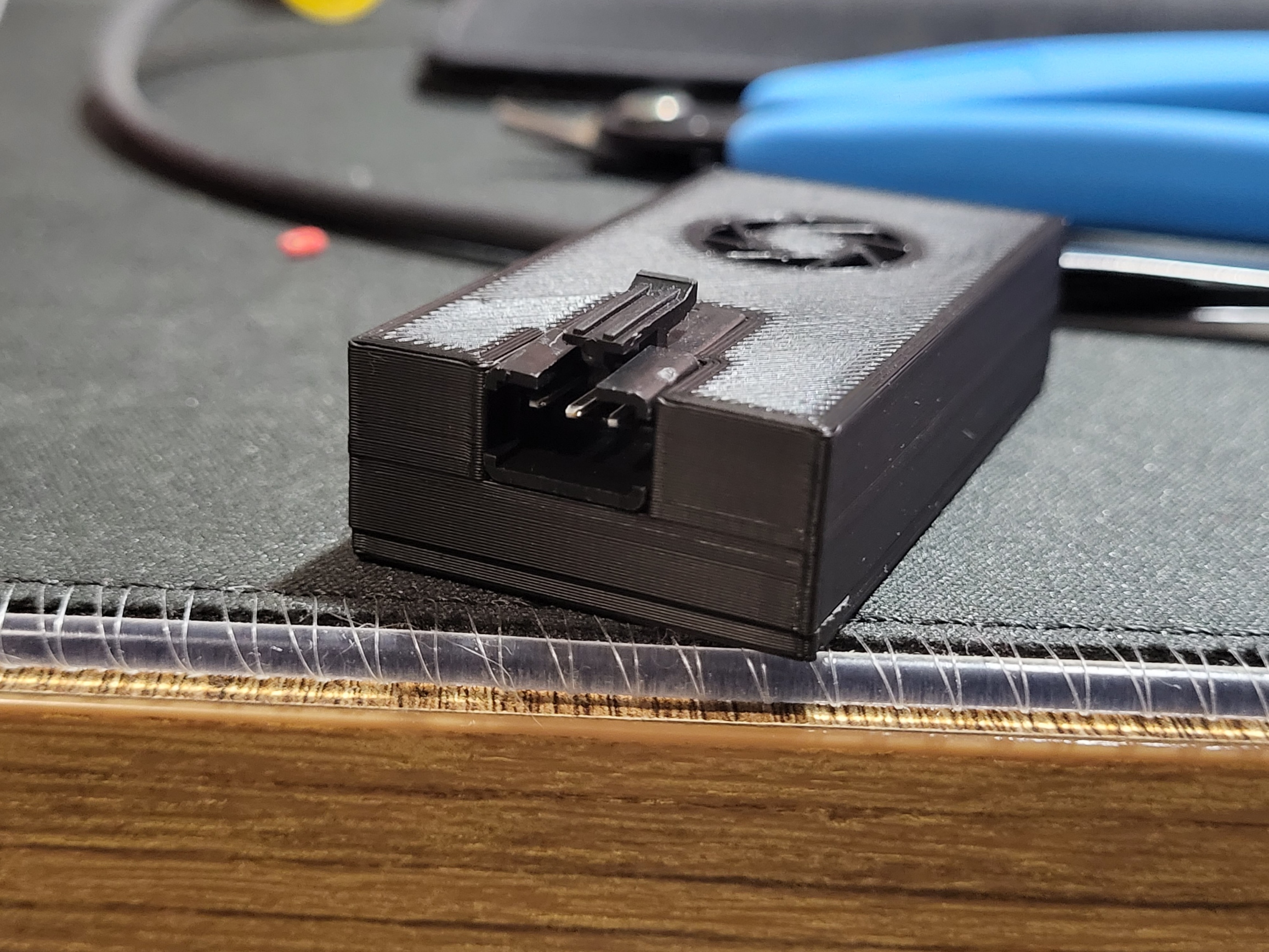 Vỏ D1 Mini có chỗ cắm LED