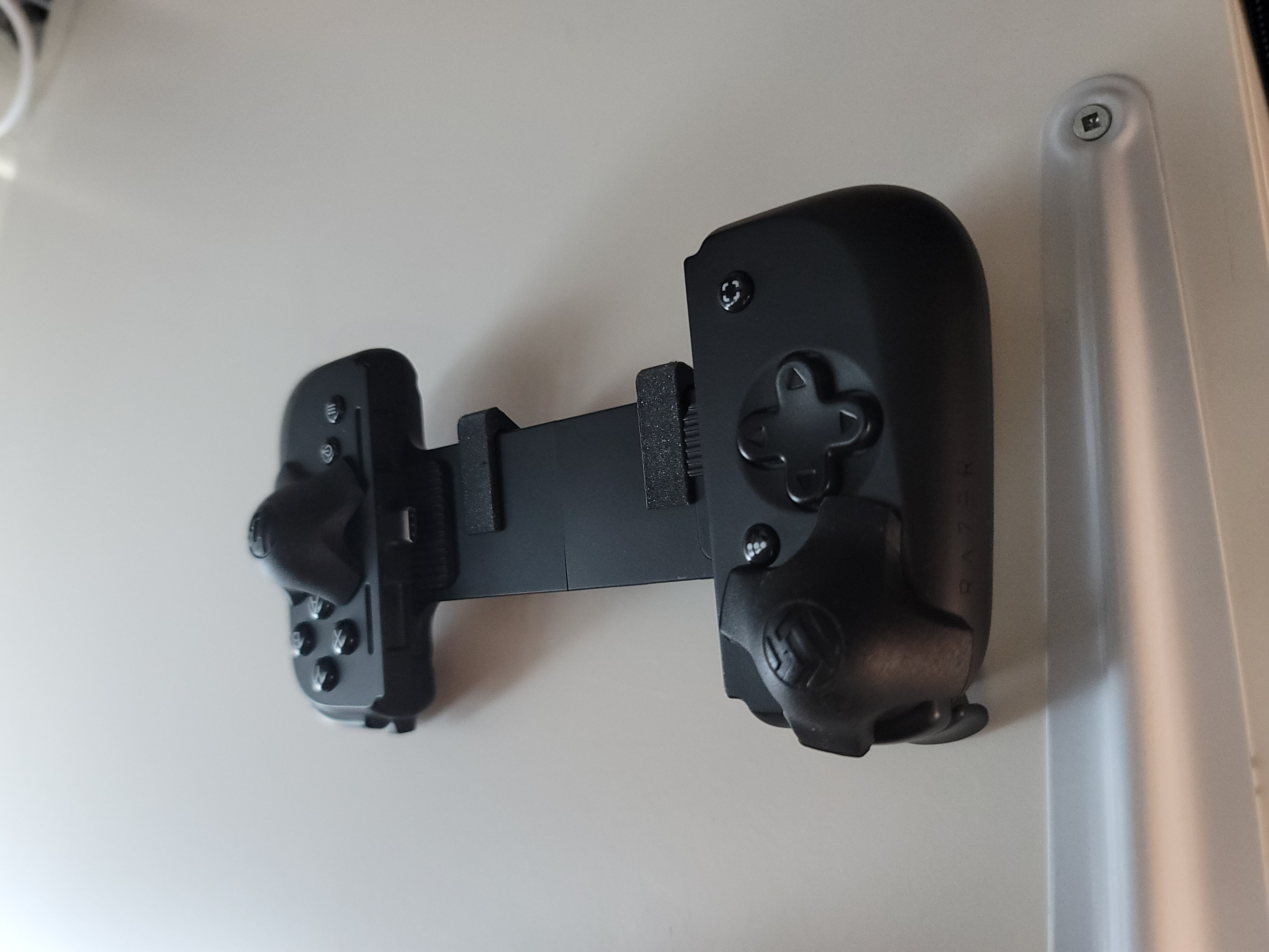 Giá Treo Tường Razer Kishi V2