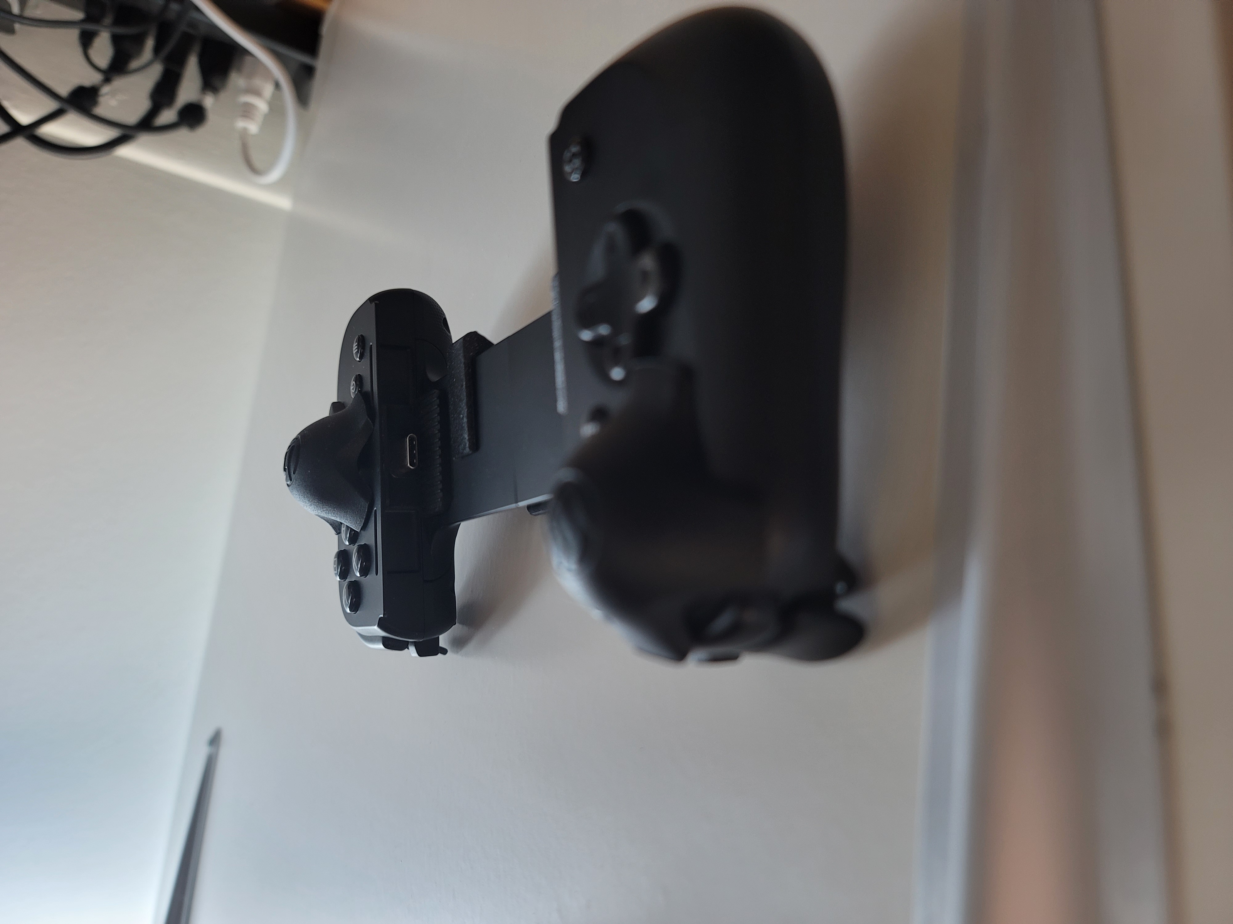 Giá Treo Tường Razer Kishi V2