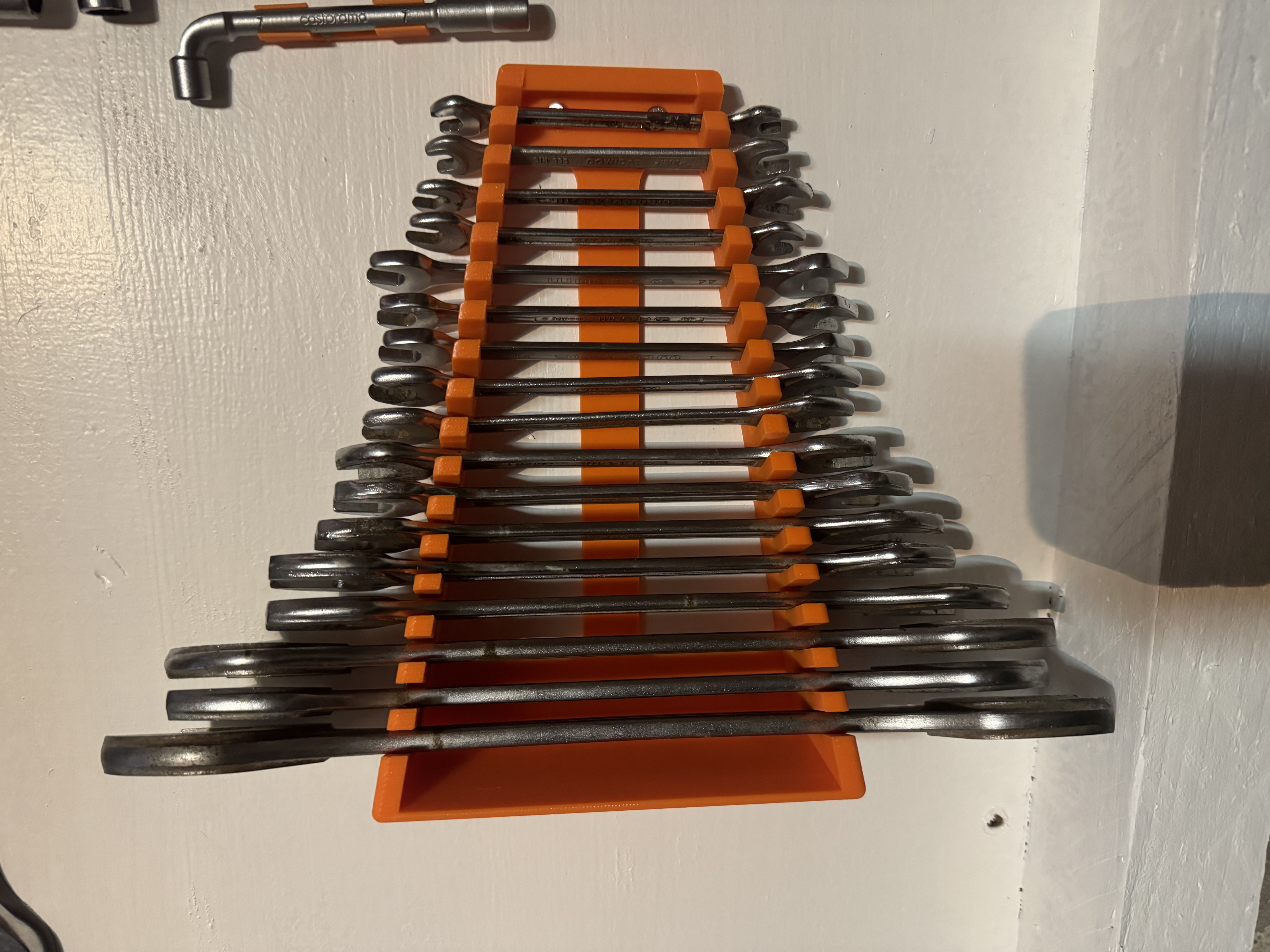 Kệ treo tường đựng cờ lê