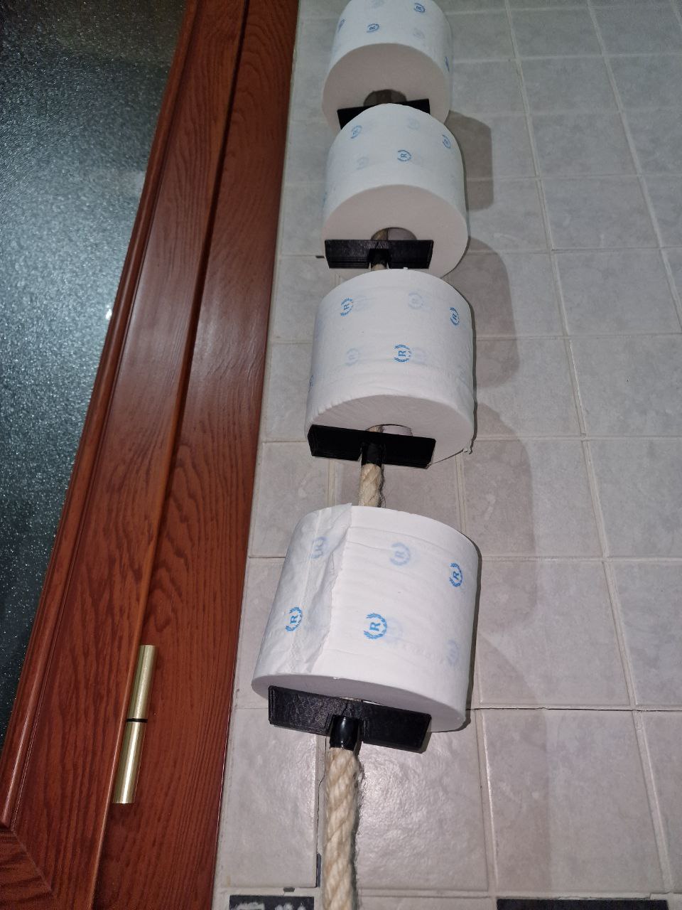 Giá Đỡ Cuộn Giấy Vệ Sinh