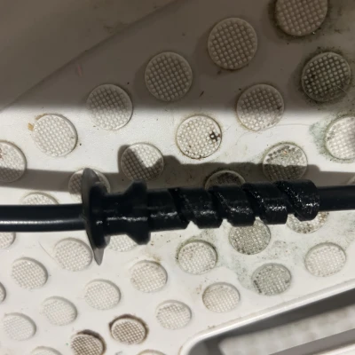 Chống đứt dây nguồn. Không cần đế