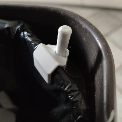 Dụng Cụ Hỗ Trợ Mở Nắp Thùng Rác