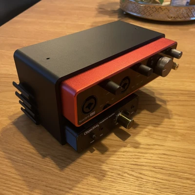 Đế Gắn Bàn Cho Focusrite Scarlett 4i4 và Objective2