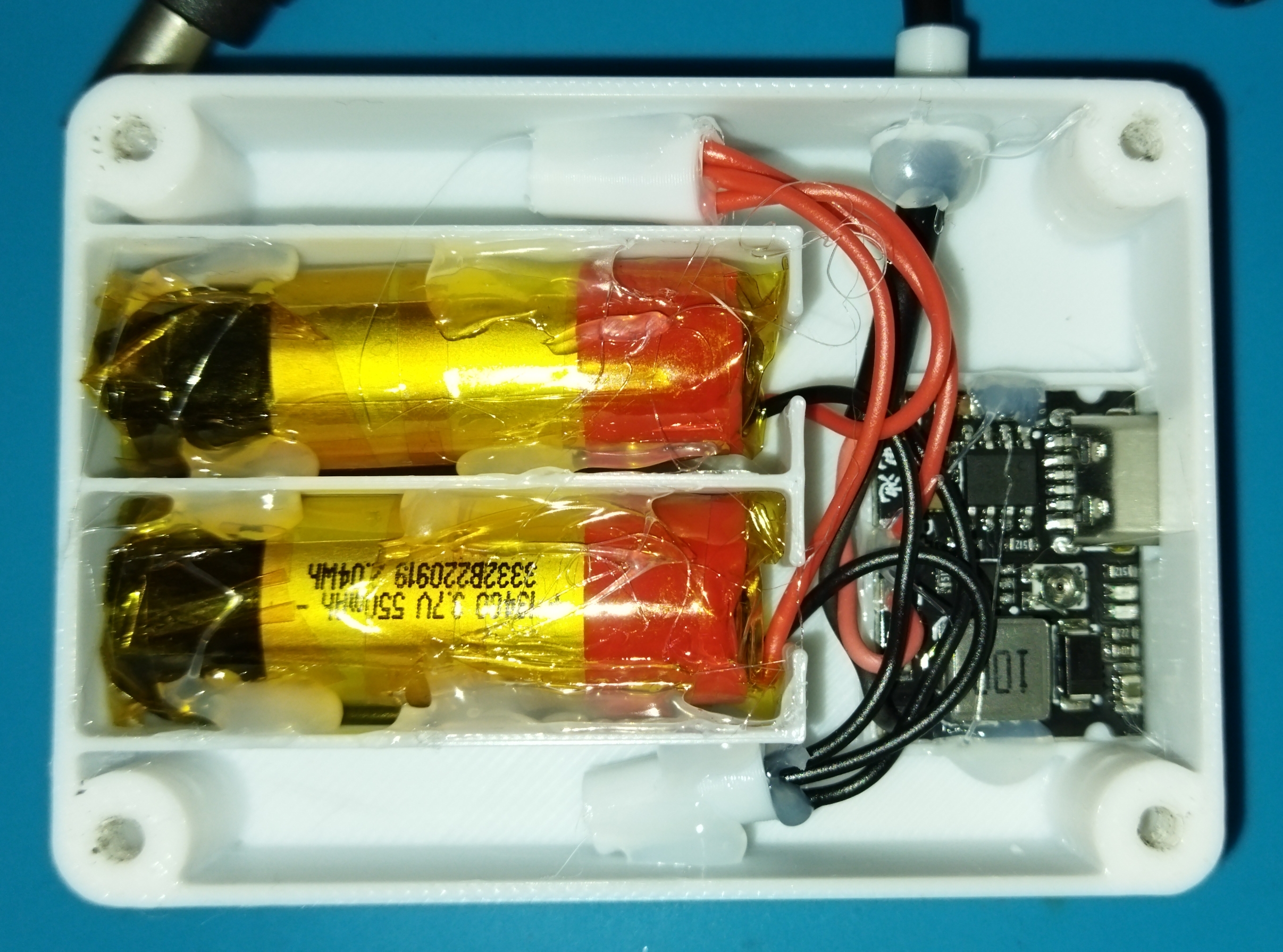 Nguồn sạc cho Pedal Guitar