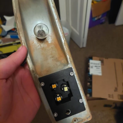 Đèn hậu Ford Bumpside T10 Alt