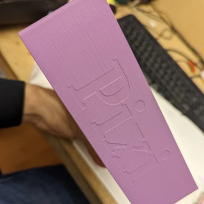 Chân Đựng Pixi Lớn Hơn