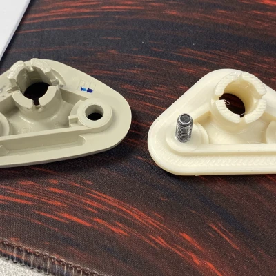 Chốt Giữ Kính Che Nắng Xe Subaru