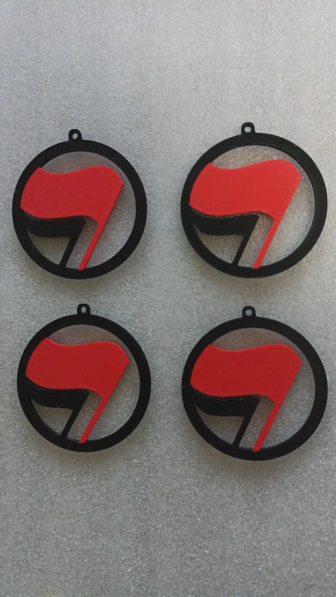 Bông Tai Cờ - Đỏ và Đen