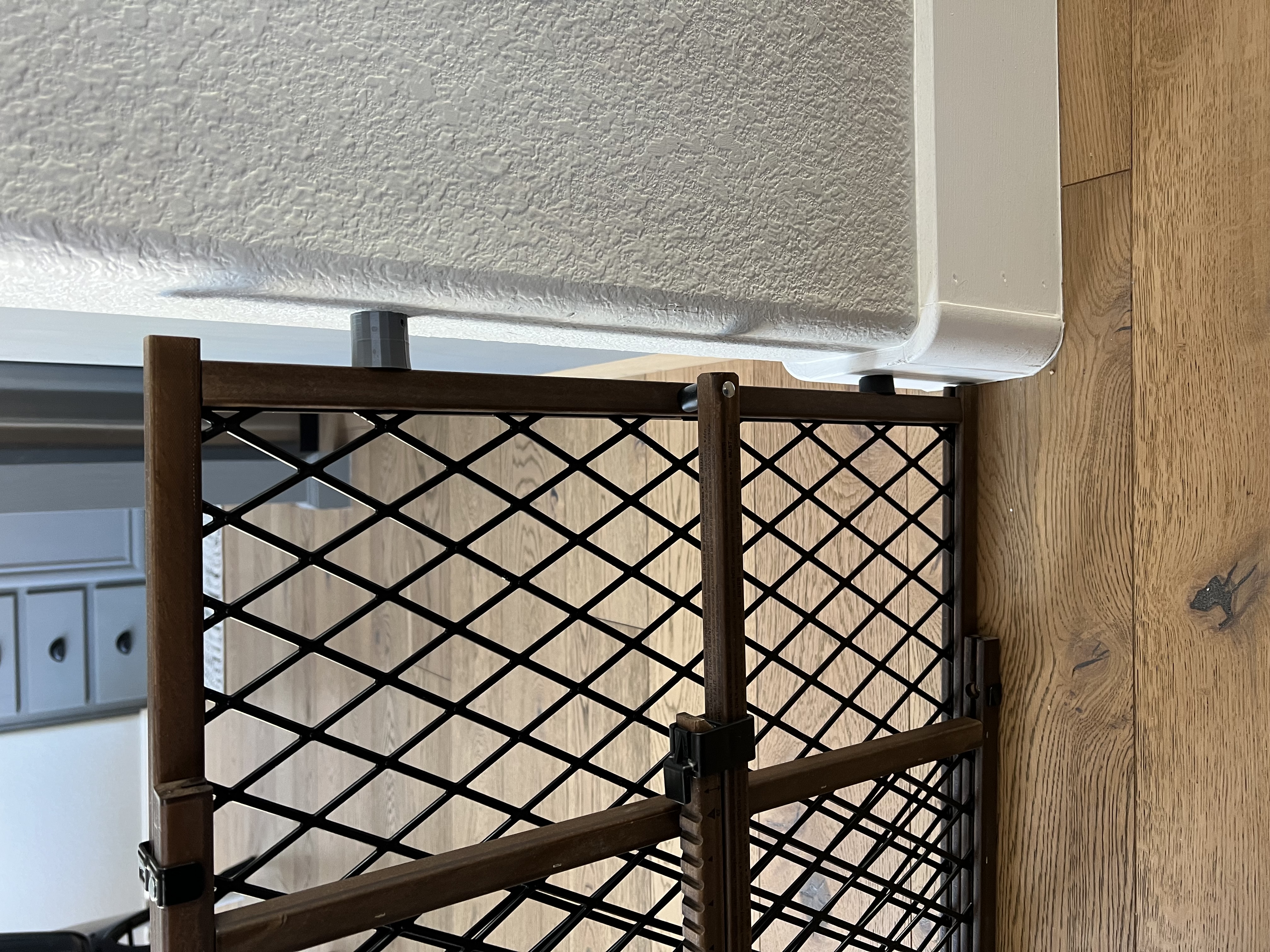 Chân đế mở rộng cổng em bé