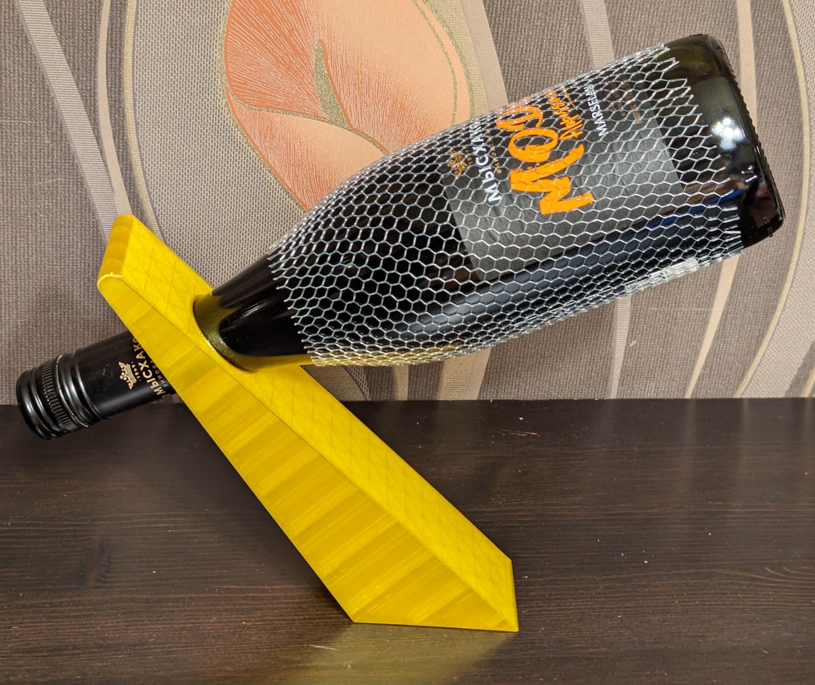 Giá đỡ chai rượu vang sáng tạo