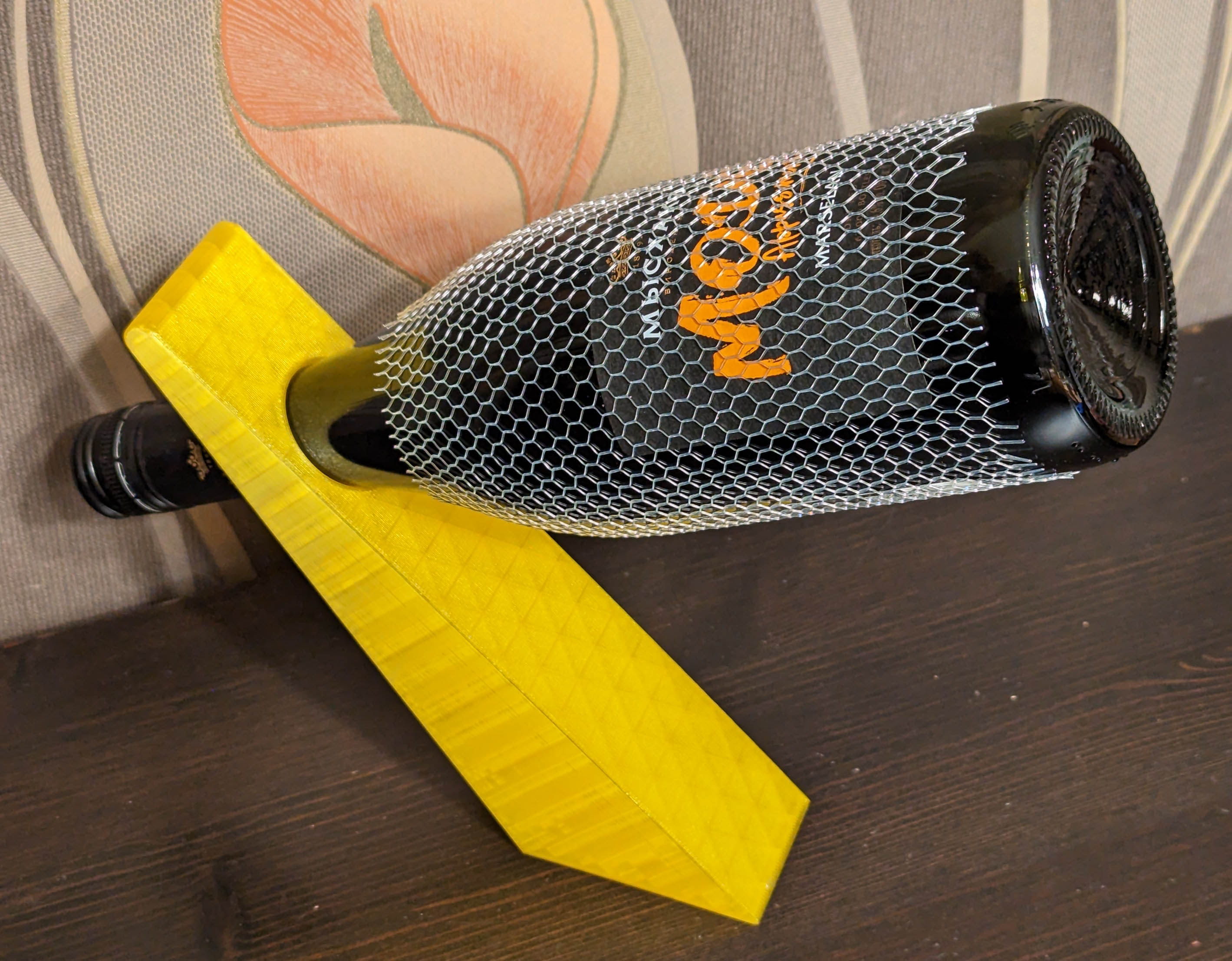 Giá đỡ chai rượu vang sáng tạo