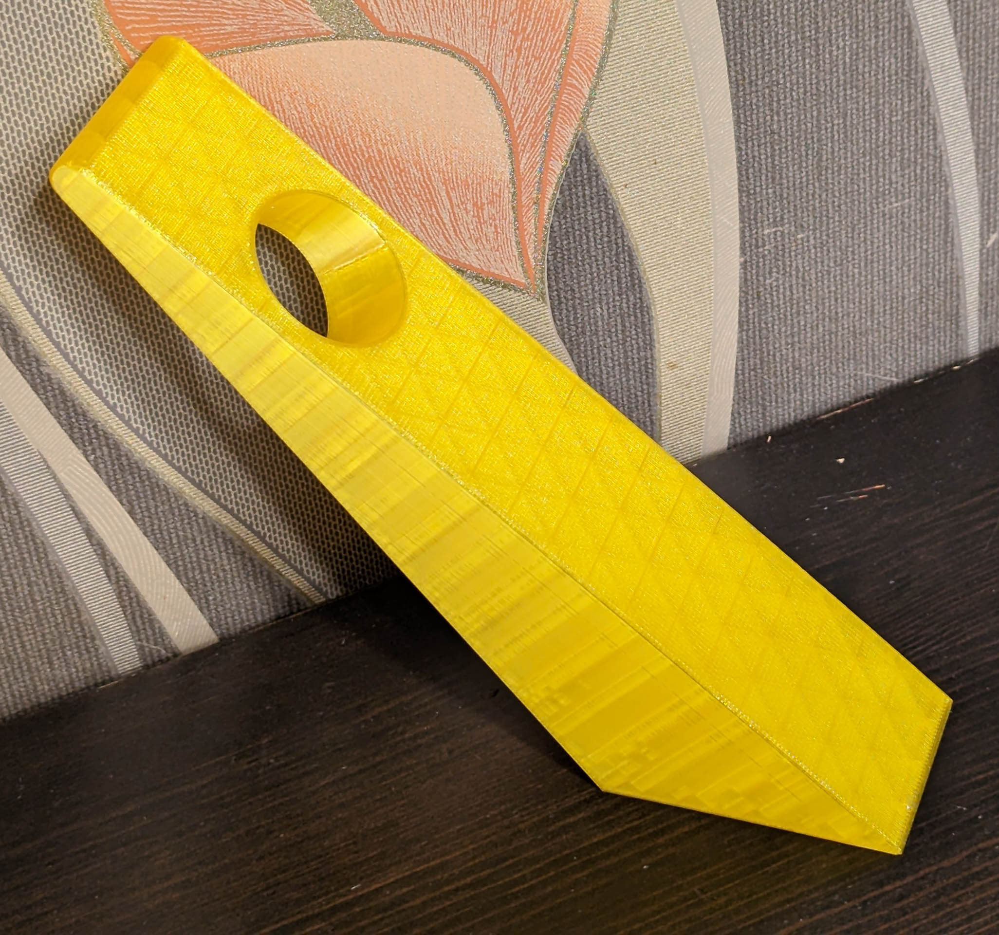 Giá đỡ chai rượu vang sáng tạo