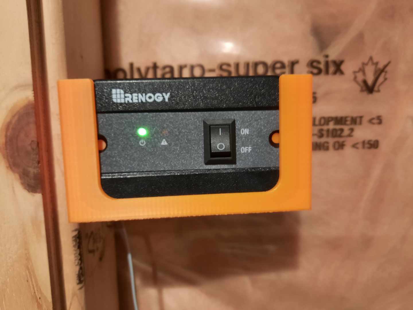 Giá Treo Bảng Điều Khiển Inverter Renogy