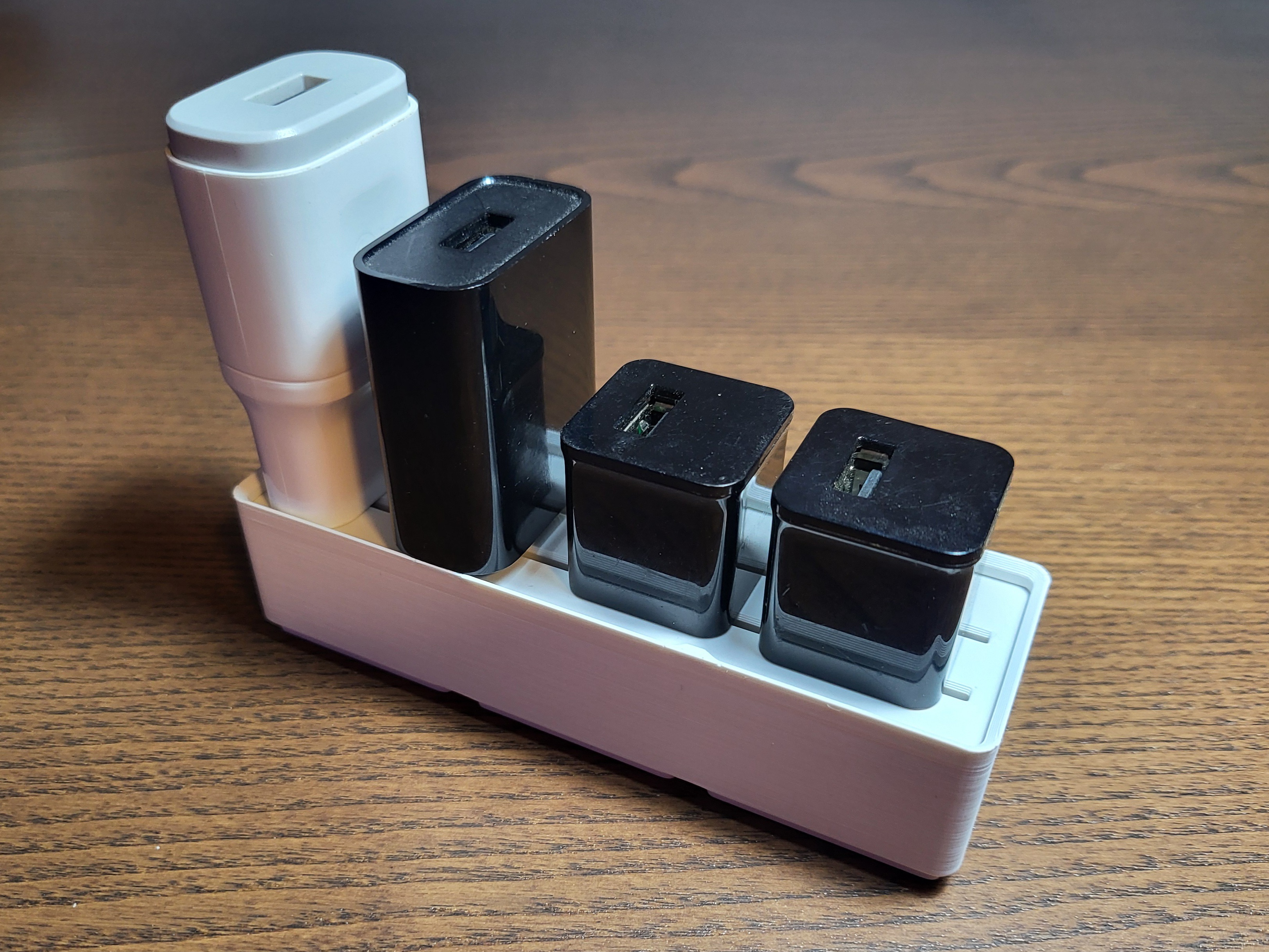 Khay Sạc Tường USB Gridfinity