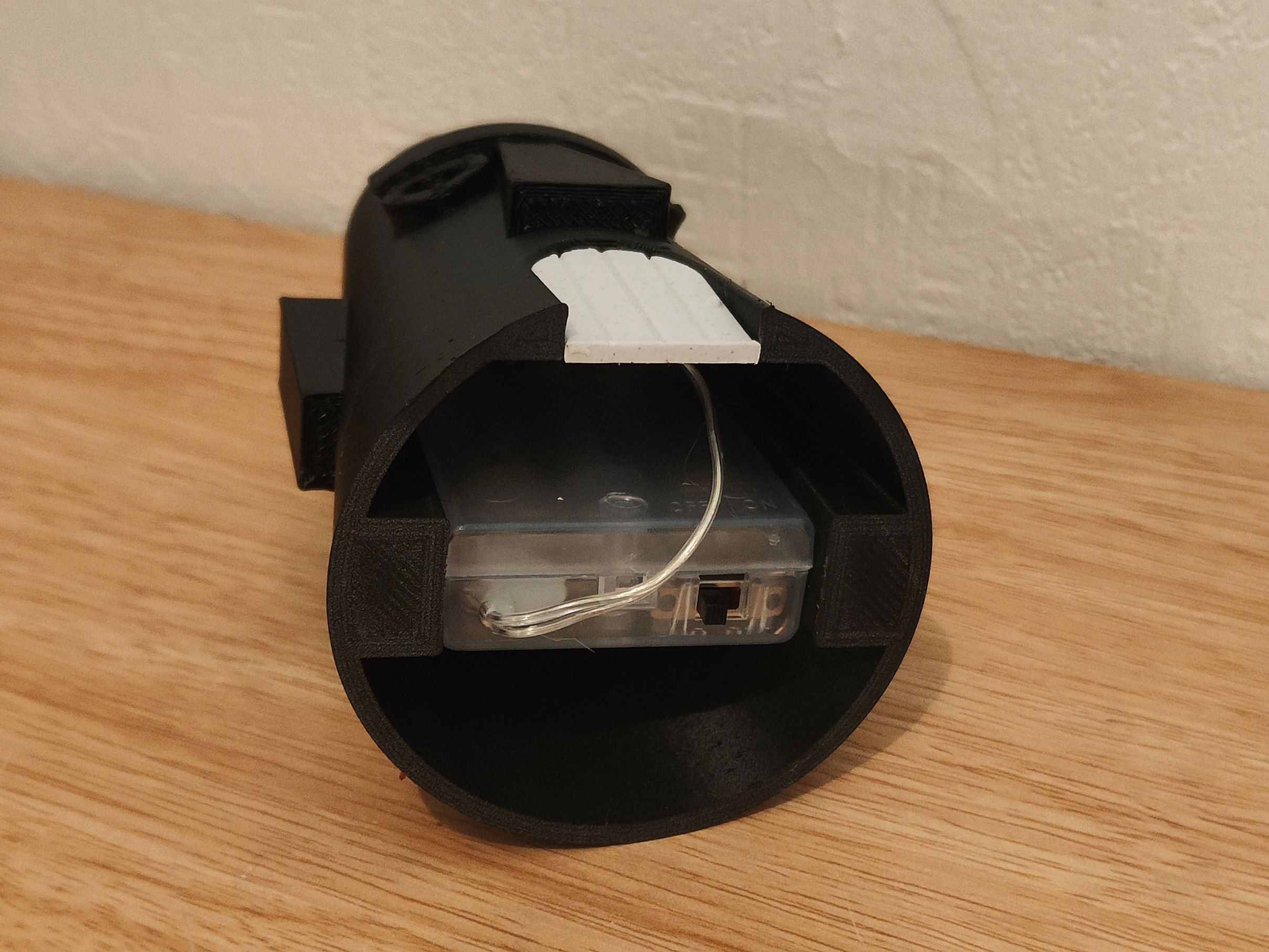 Nhà Ông Cà Ri, phiên bản đèn dây LED