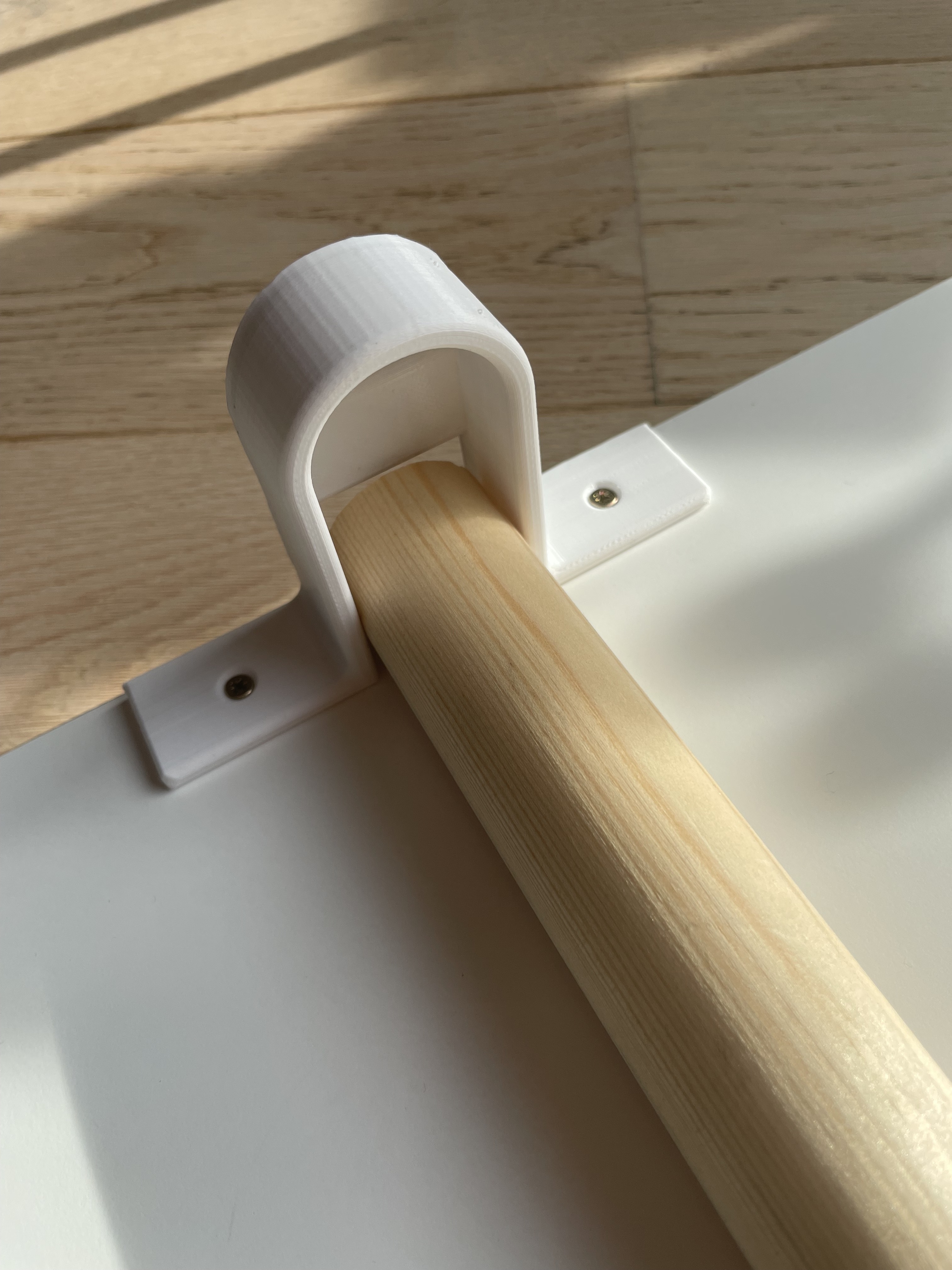 Giá Treo Quần Áo Để Gắn Kệ Tủ