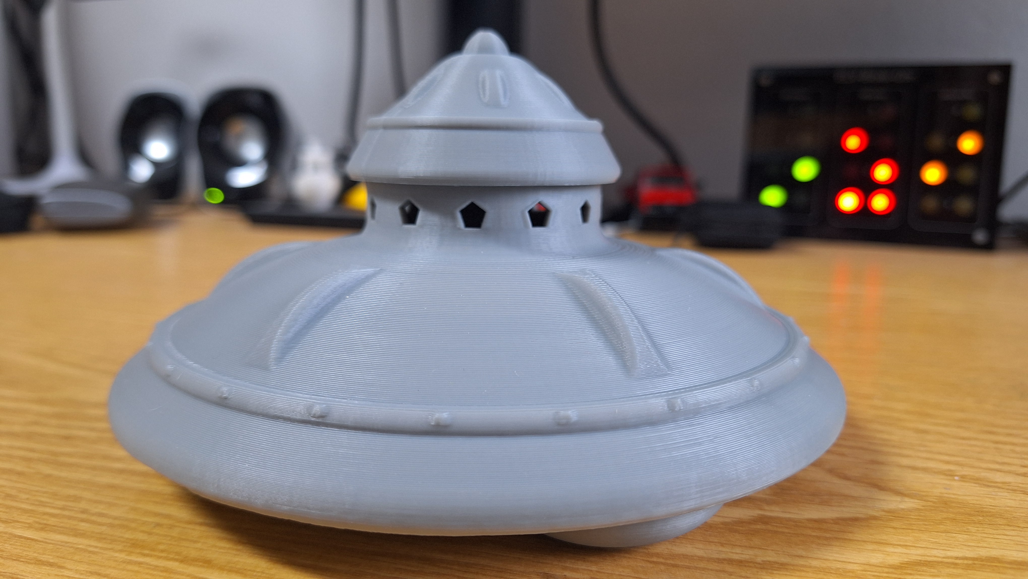 Hộp quà tặng hình Đĩa bay (UFO)