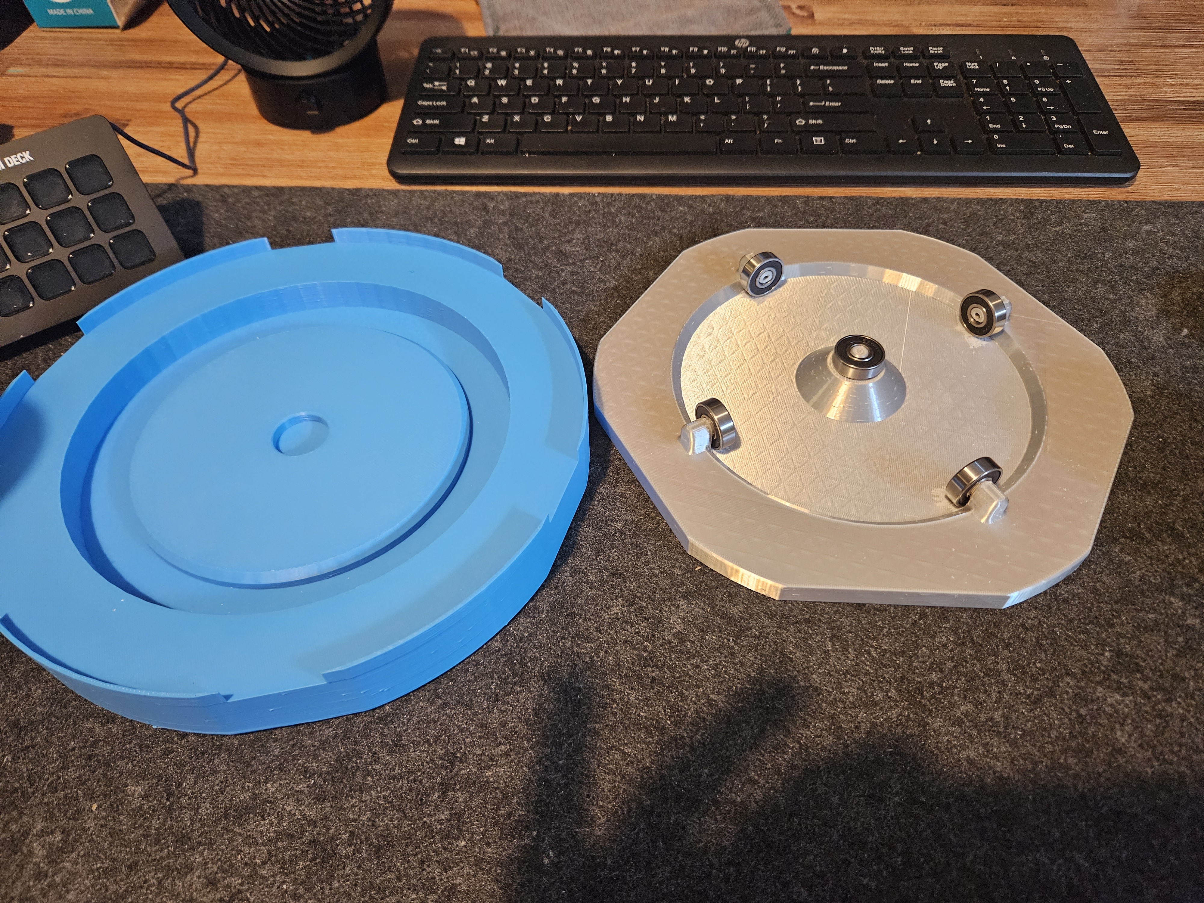 Đế Xoay "Lazy Susan" Cho Bình Xịt/Hóa Chất