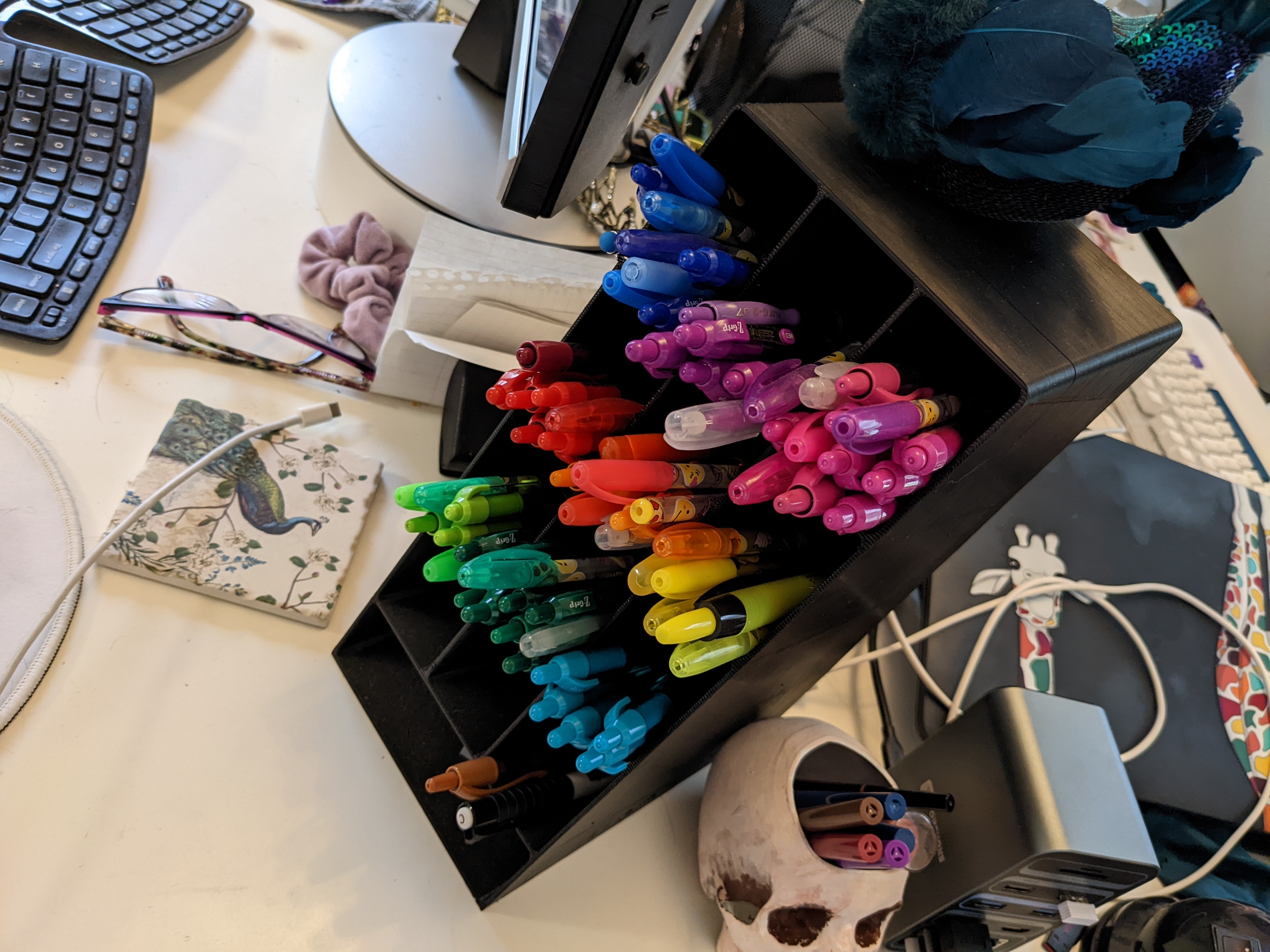 Kệ Đựng Bút Mười Hai Màu