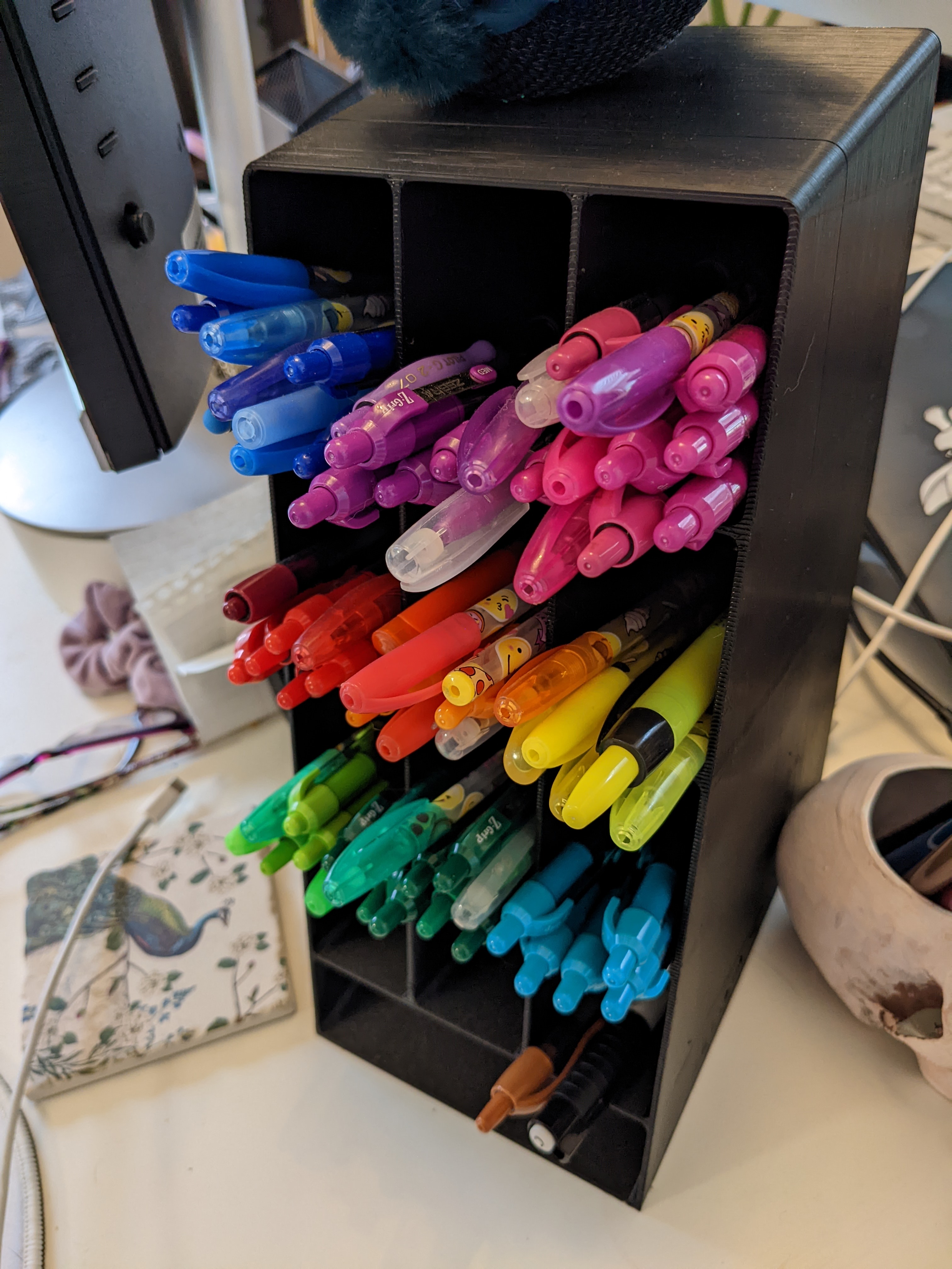 Kệ Đựng Bút Mười Hai Màu