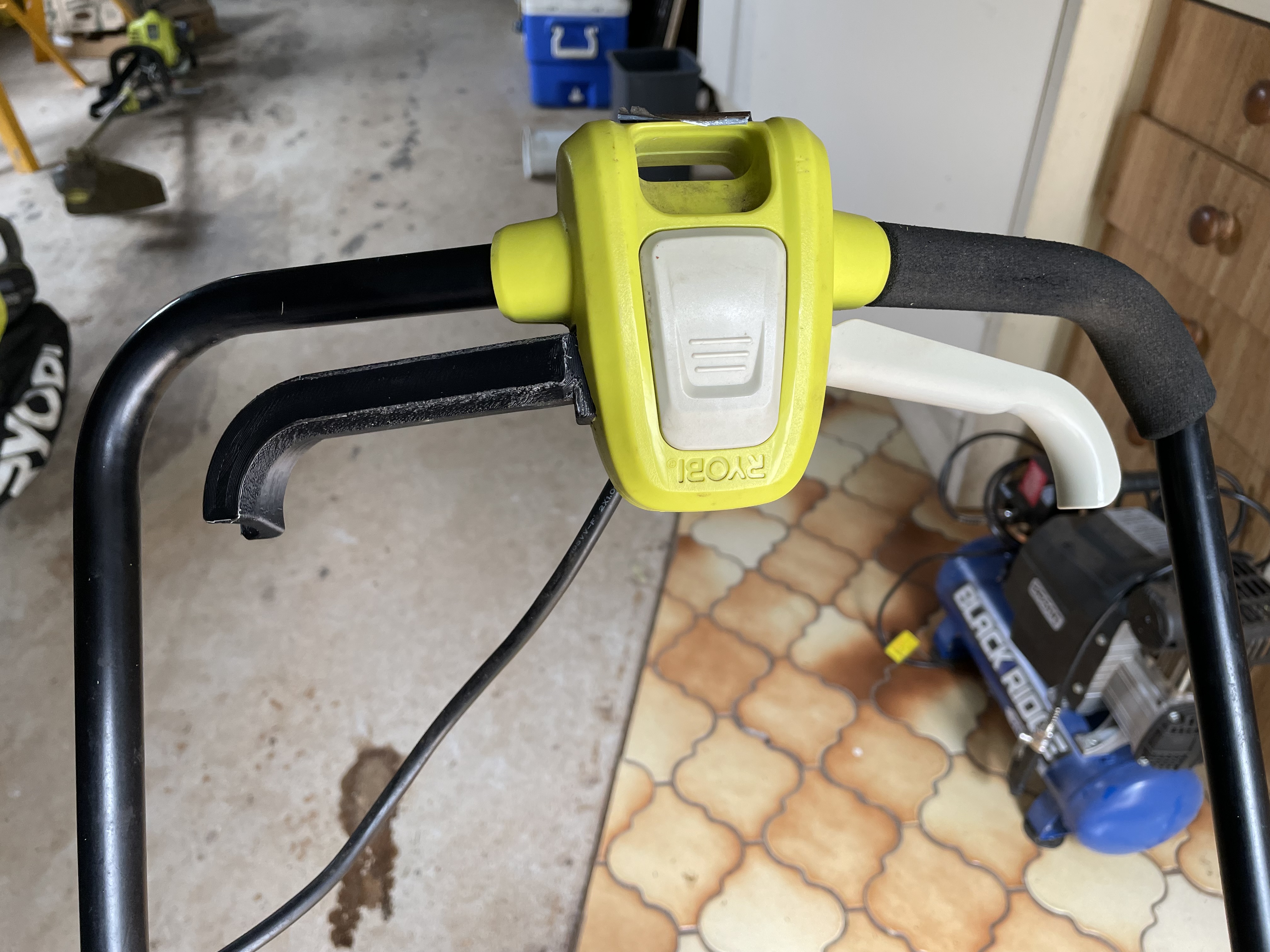 Cò Móp Tay Ga Máy Cắt Cỏ Ryobi One+ Pin