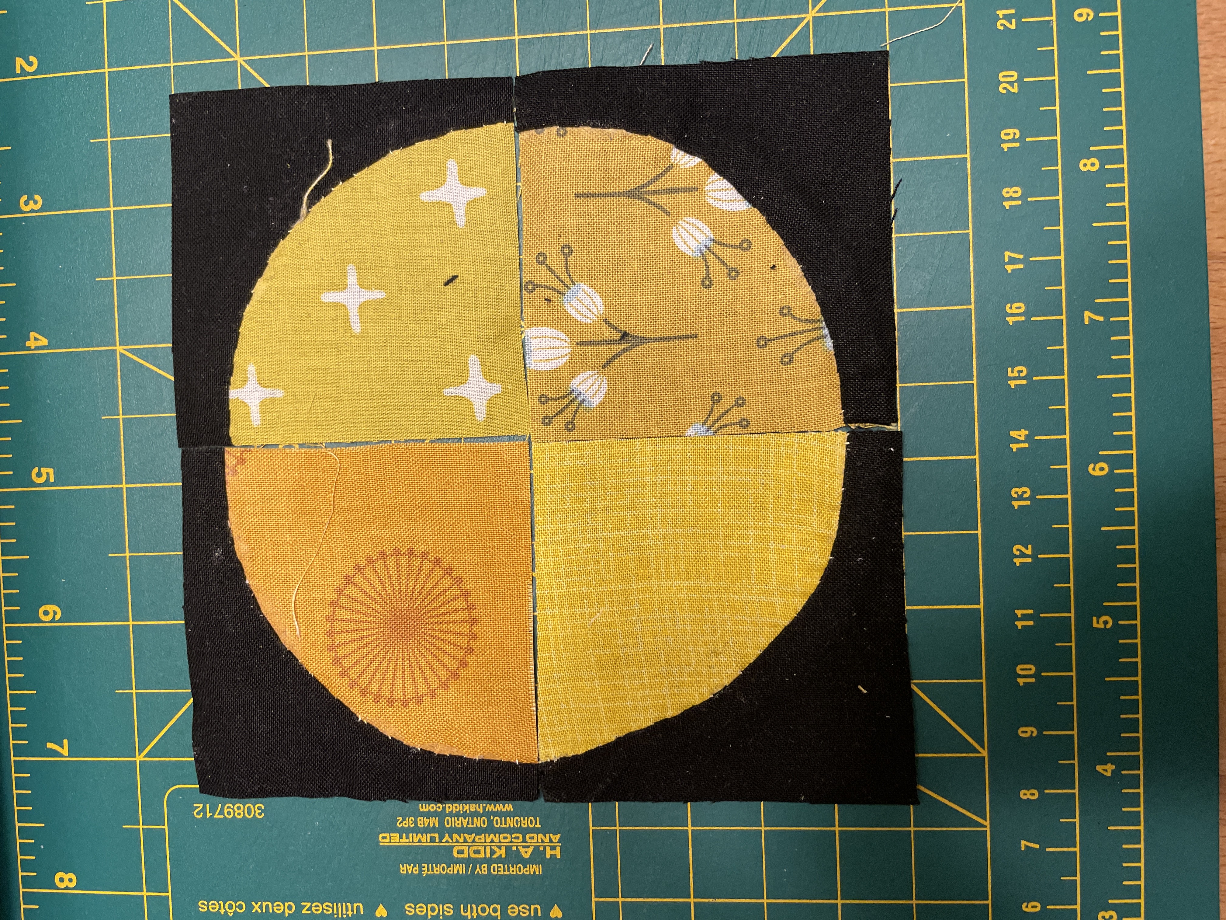 Khuôn Cắt Vải Khối "Drunkard's Path"