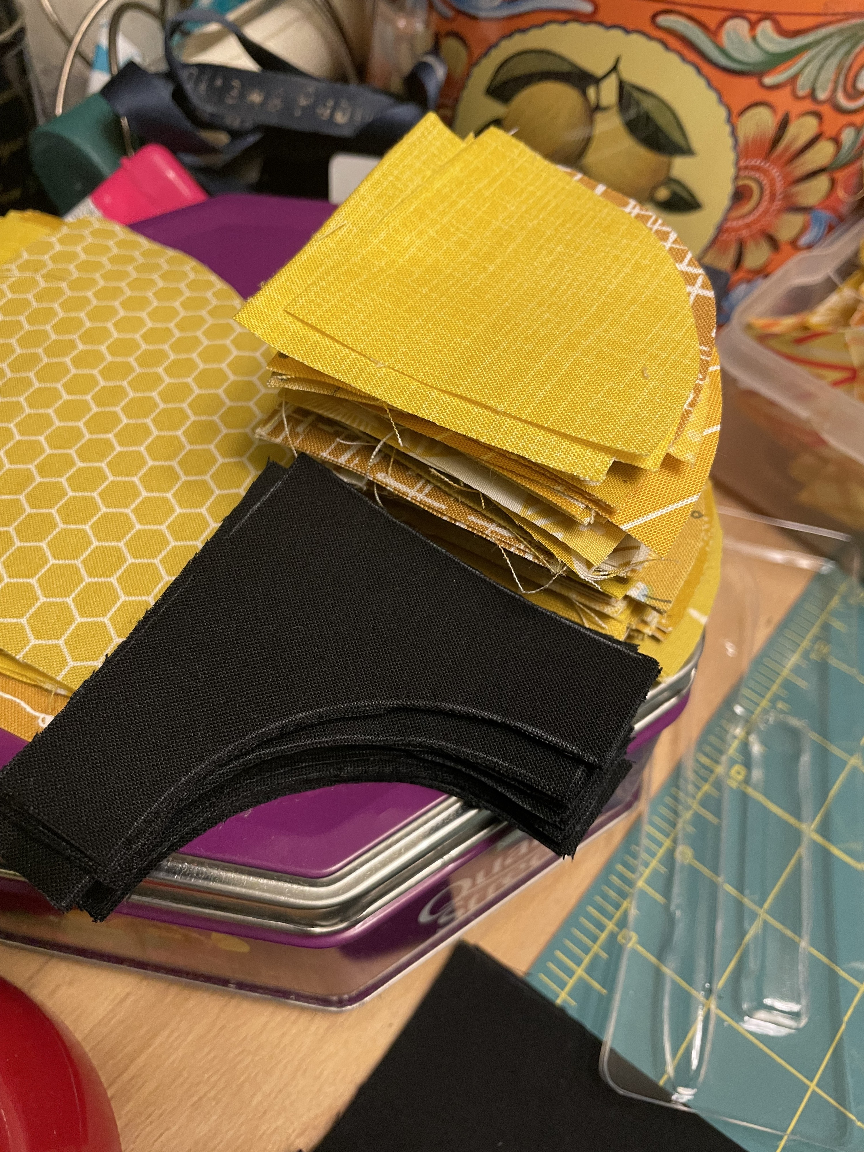 Khuôn Cắt Vải Khối "Drunkard's Path"